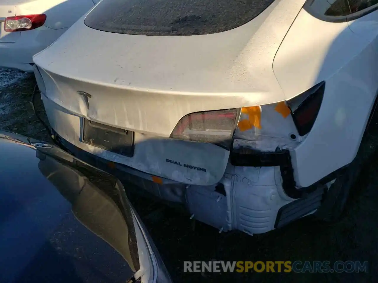 9 Photograph of a damaged car 5YJ3E1EB6LF637723 TESLA MODEL 3 2020