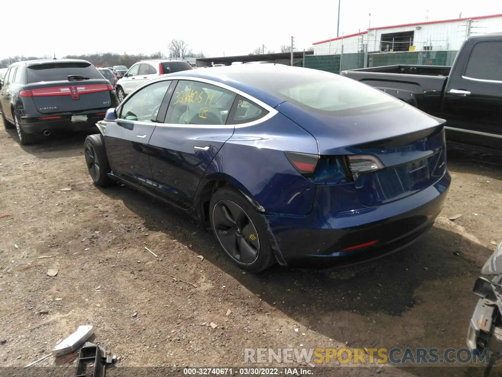 3 Photograph of a damaged car 5YJ3E1EB6LF639309 TESLA MODEL 3 2020