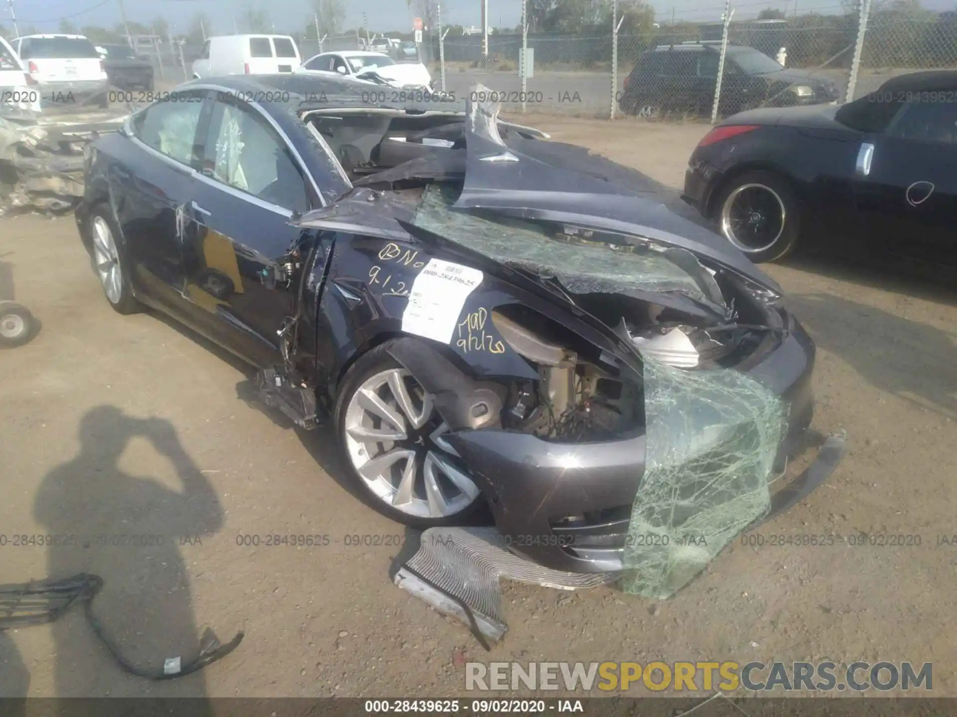 1 Photograph of a damaged car 5YJ3E1EB6LF640055 TESLA MODEL 3 2020