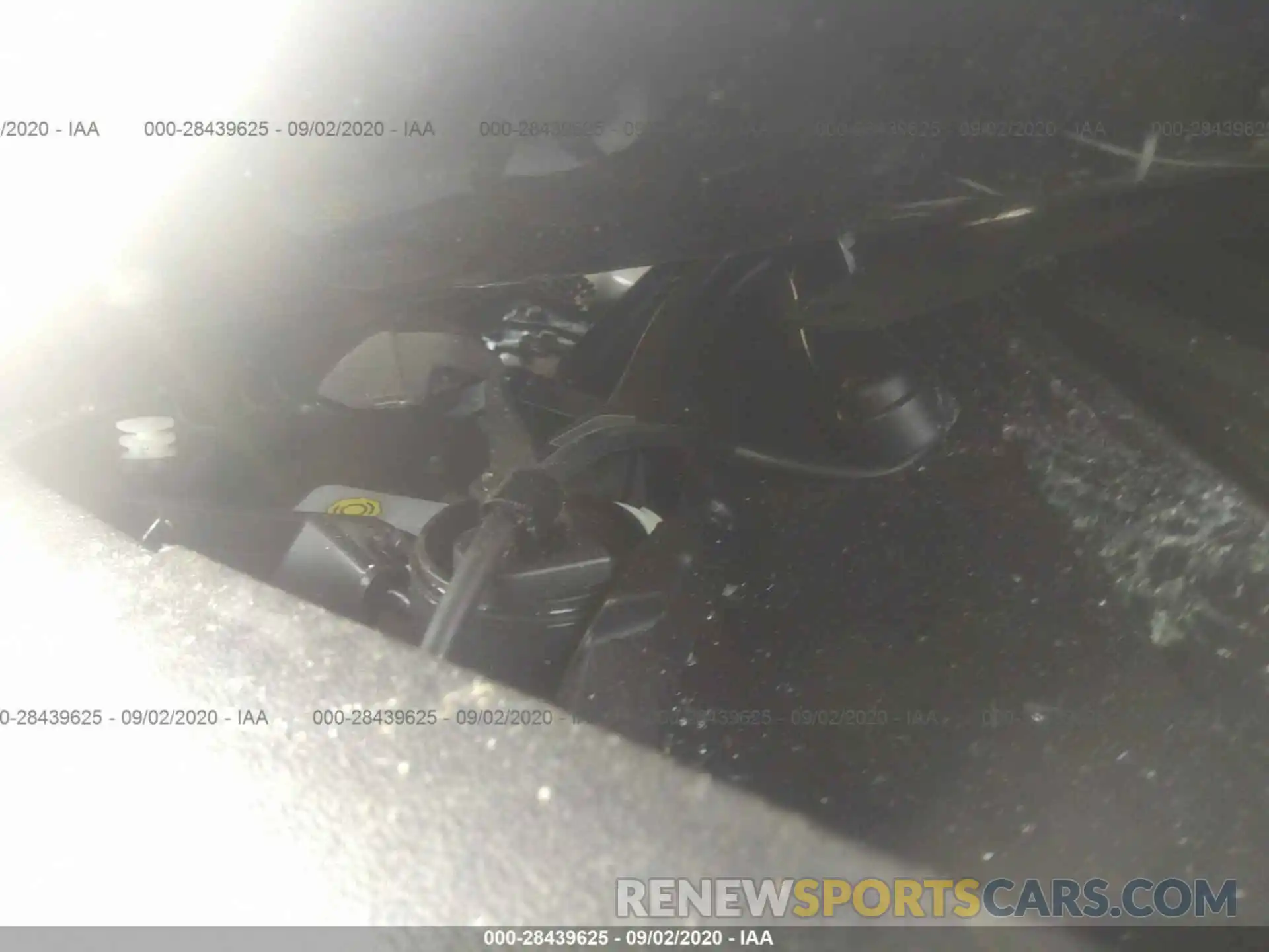 10 Photograph of a damaged car 5YJ3E1EB6LF640055 TESLA MODEL 3 2020