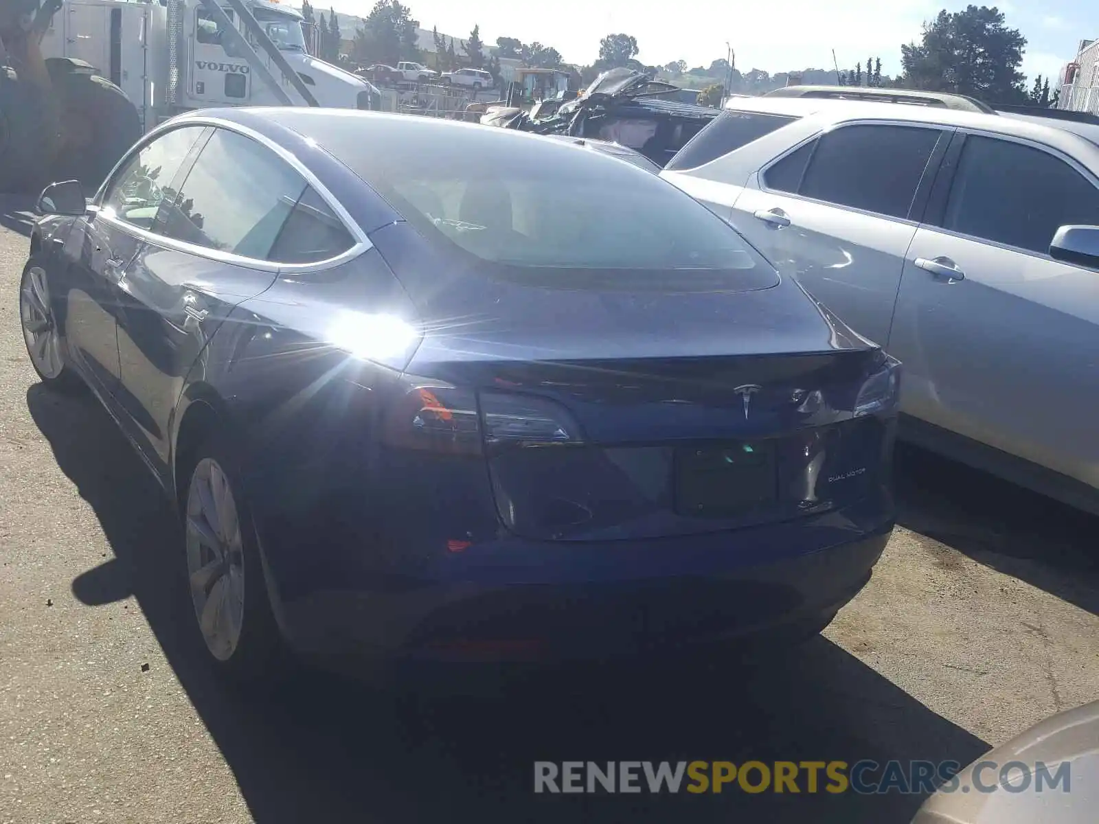 3 Photograph of a damaged car 5YJ3E1EB6LF640265 TESLA MODEL 3 2020