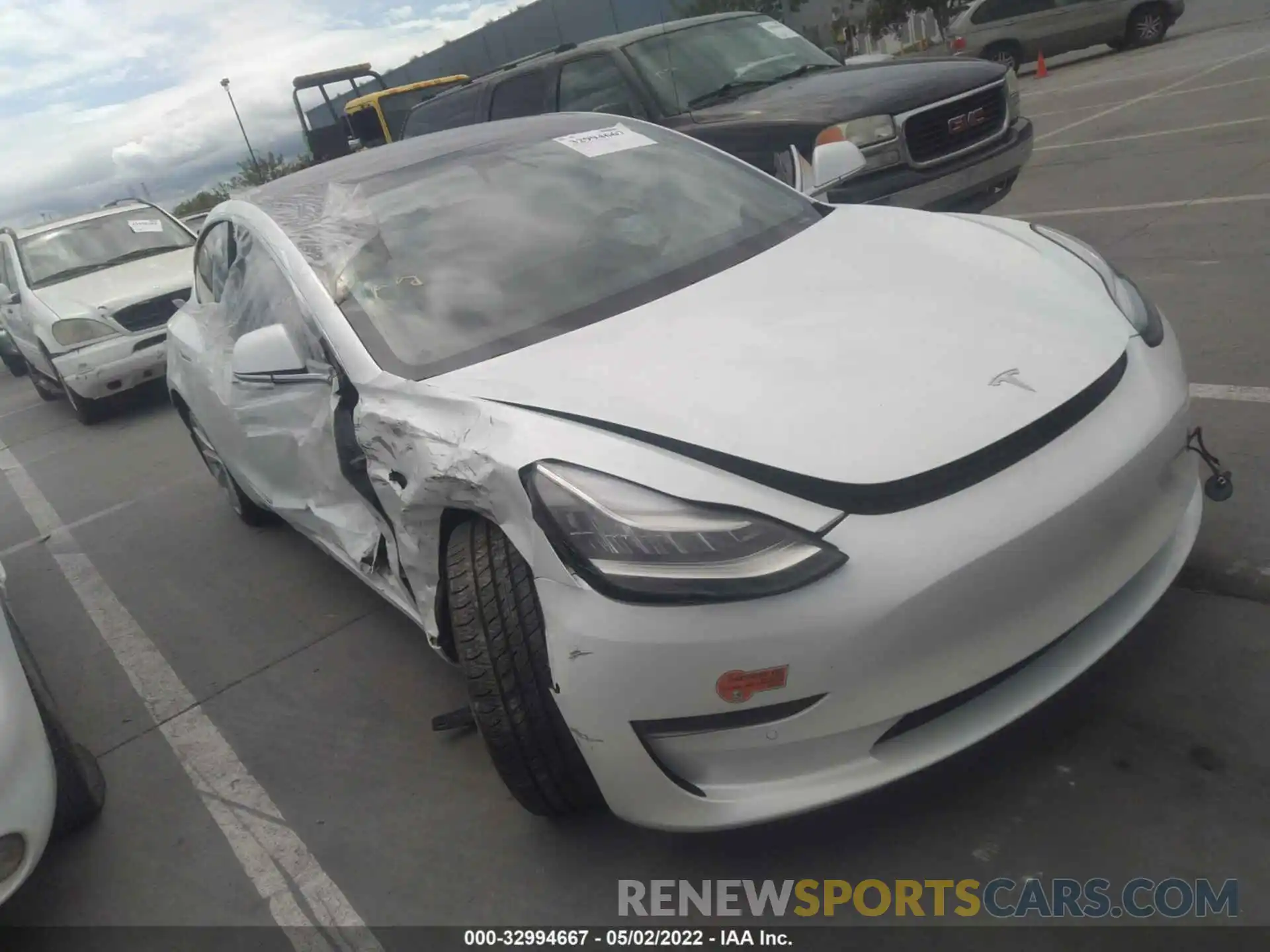 1 Photograph of a damaged car 5YJ3E1EB6LF640492 TESLA MODEL 3 2020