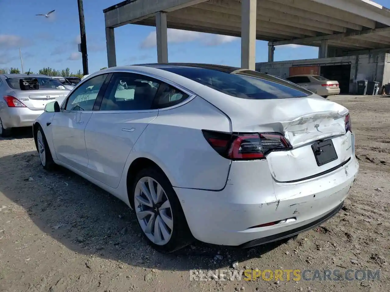 3 Photograph of a damaged car 5YJ3E1EB6LF667305 TESLA MODEL 3 2020