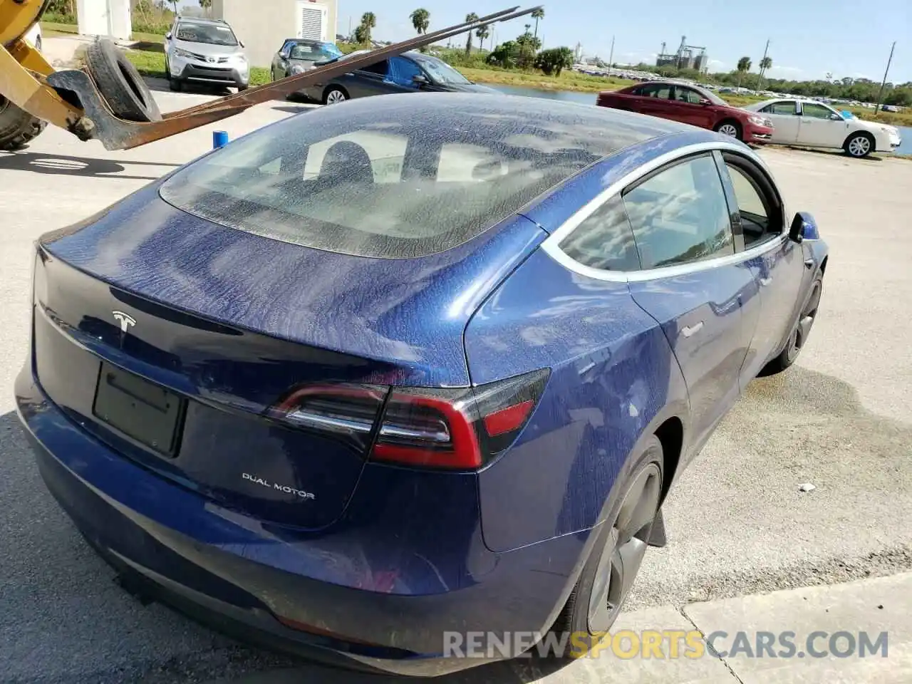 4 Photograph of a damaged car 5YJ3E1EB6LF794944 TESLA MODEL 3 2020