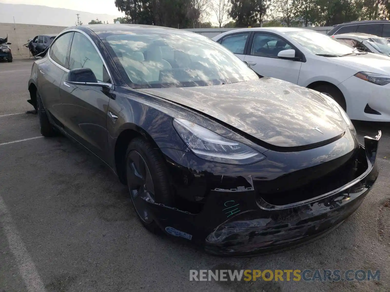 1 Photograph of a damaged car 5YJ3E1EB6LF806641 TESLA MODEL 3 2020