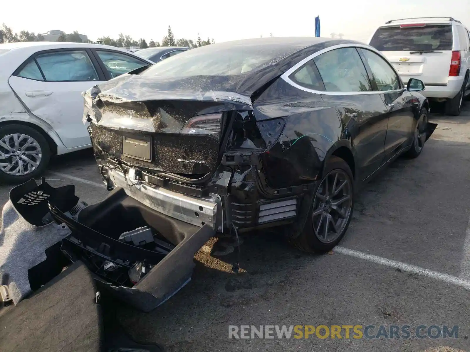 4 Photograph of a damaged car 5YJ3E1EB6LF806641 TESLA MODEL 3 2020