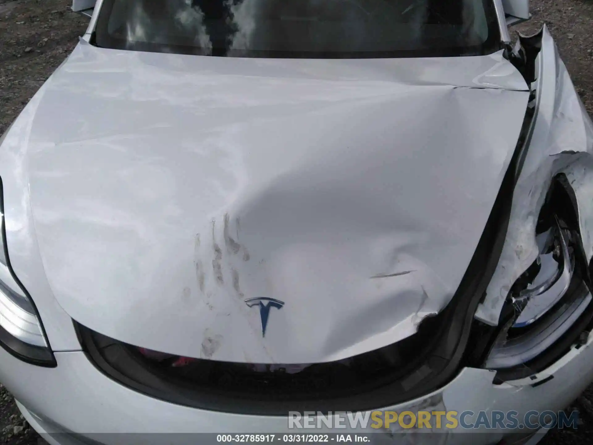 10 Photograph of a damaged car 5YJ3E1EB7LF619327 TESLA MODEL 3 2020