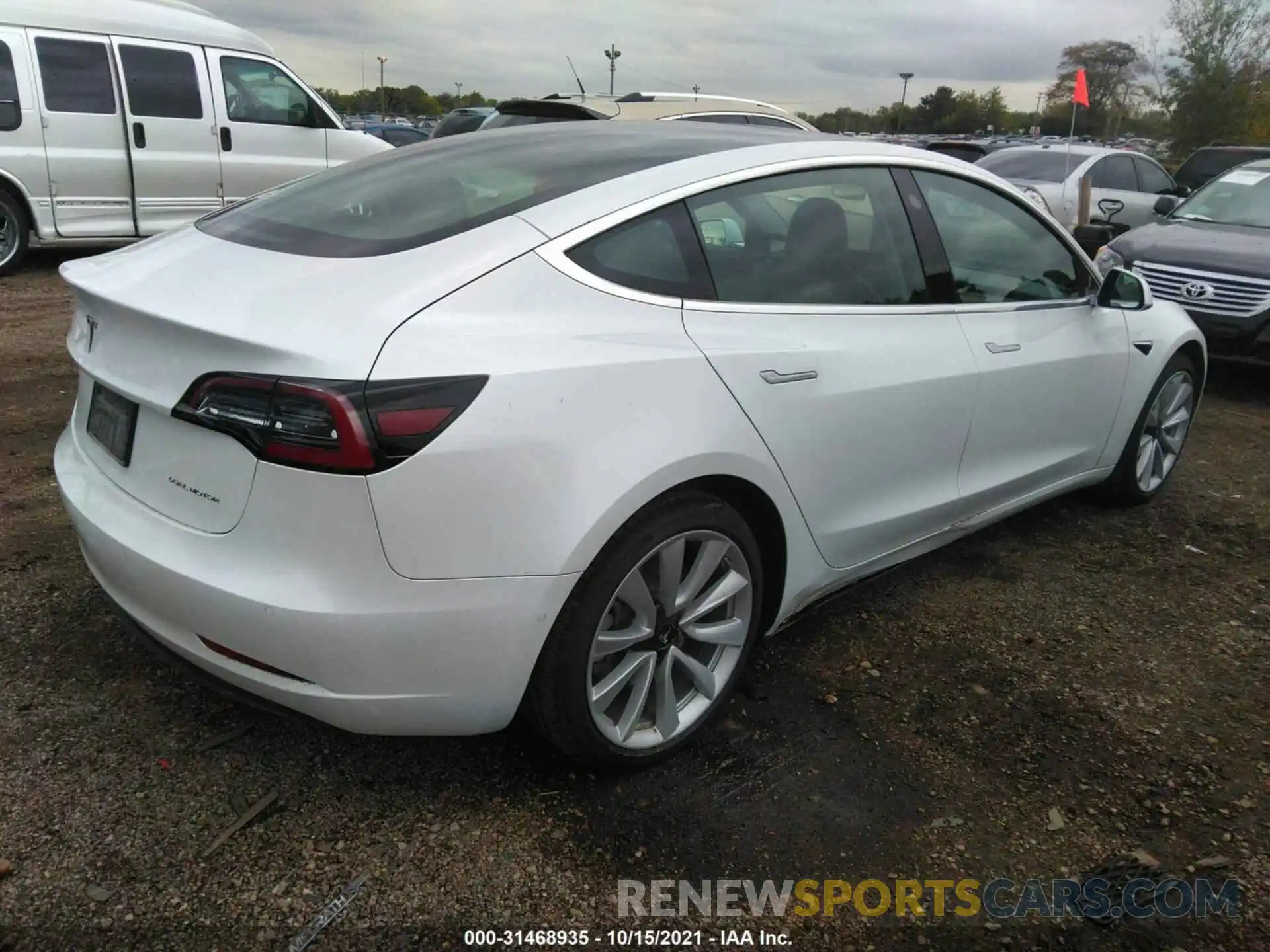 4 Photograph of a damaged car 5YJ3E1EB7LF628433 TESLA MODEL 3 2020