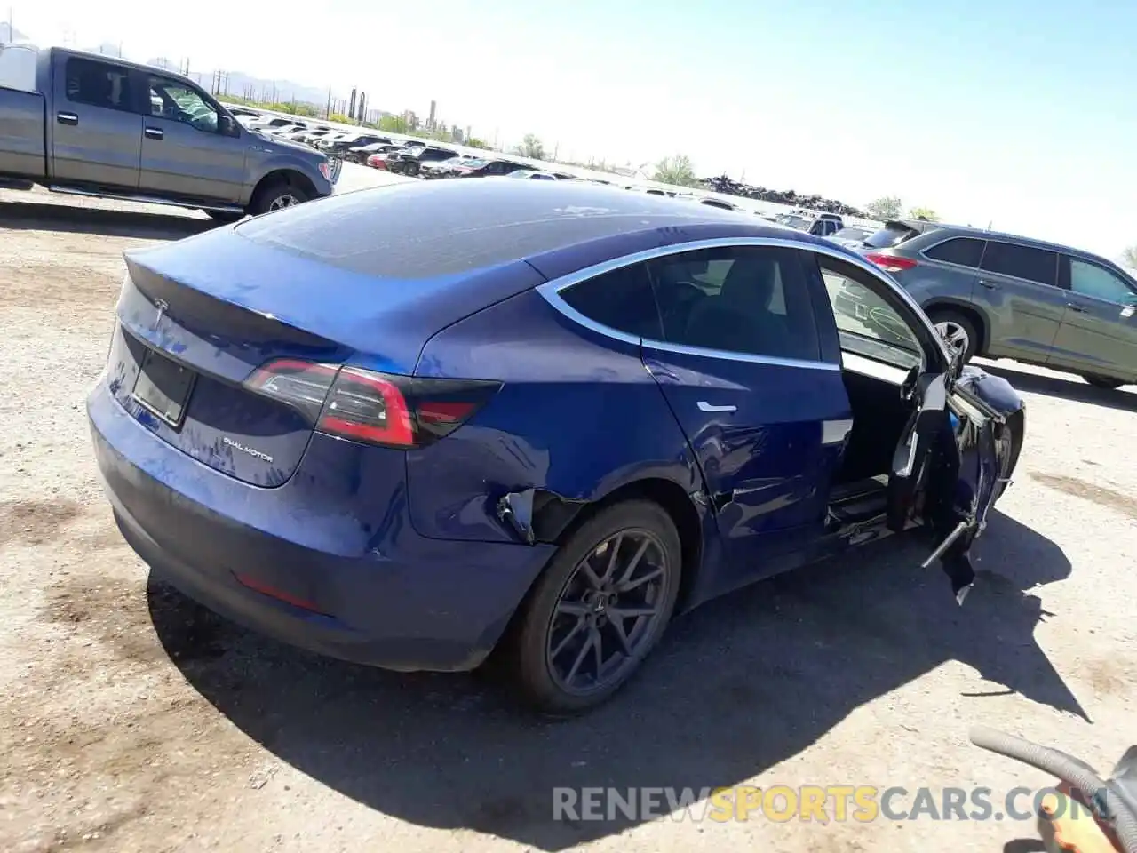 4 Photograph of a damaged car 5YJ3E1EB7LF639268 TESLA MODEL 3 2020