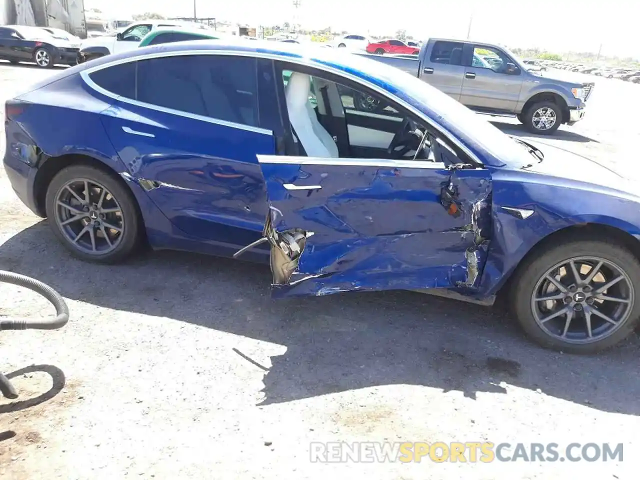 9 Photograph of a damaged car 5YJ3E1EB7LF639268 TESLA MODEL 3 2020