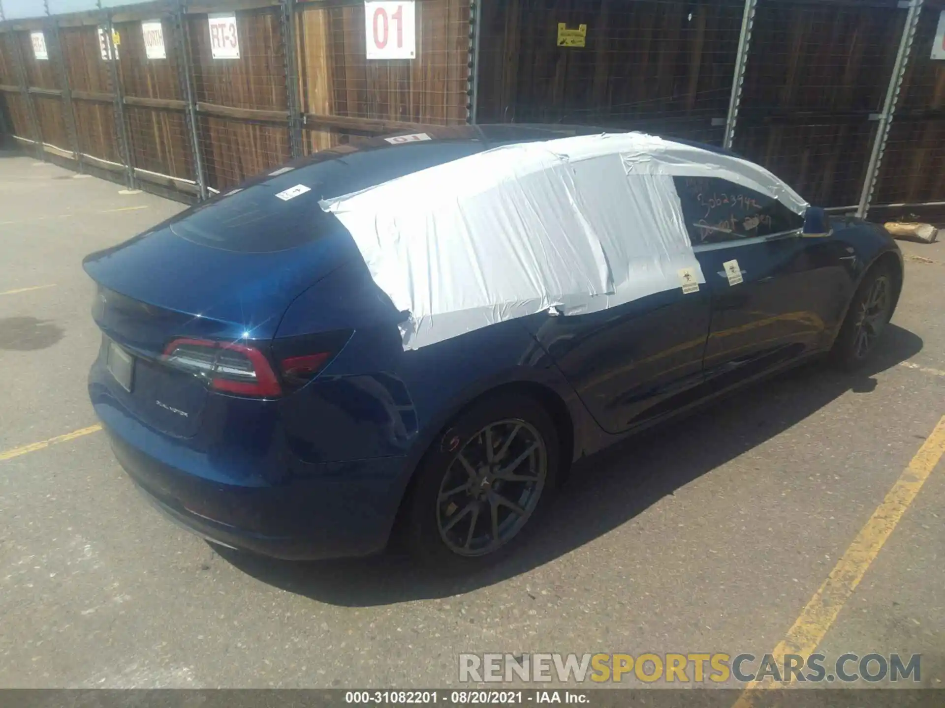 4 Photograph of a damaged car 5YJ3E1EB7LF639366 TESLA MODEL 3 2020