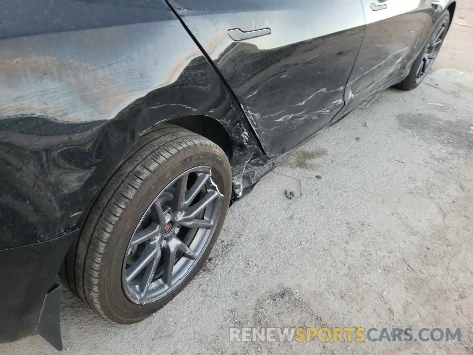 9 Photograph of a damaged car 5YJ3E1EB7LF770359 TESLA MODEL 3 2020