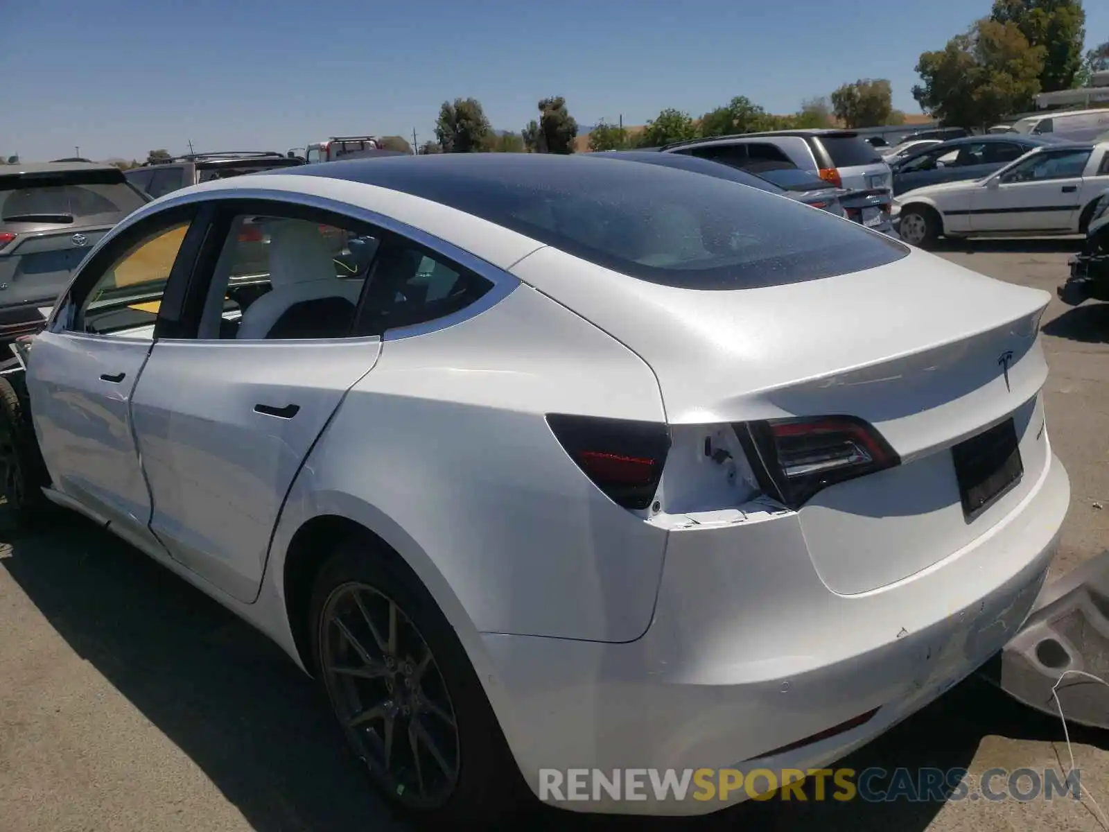 3 Photograph of a damaged car 5YJ3E1EB7LF806714 TESLA MODEL 3 2020