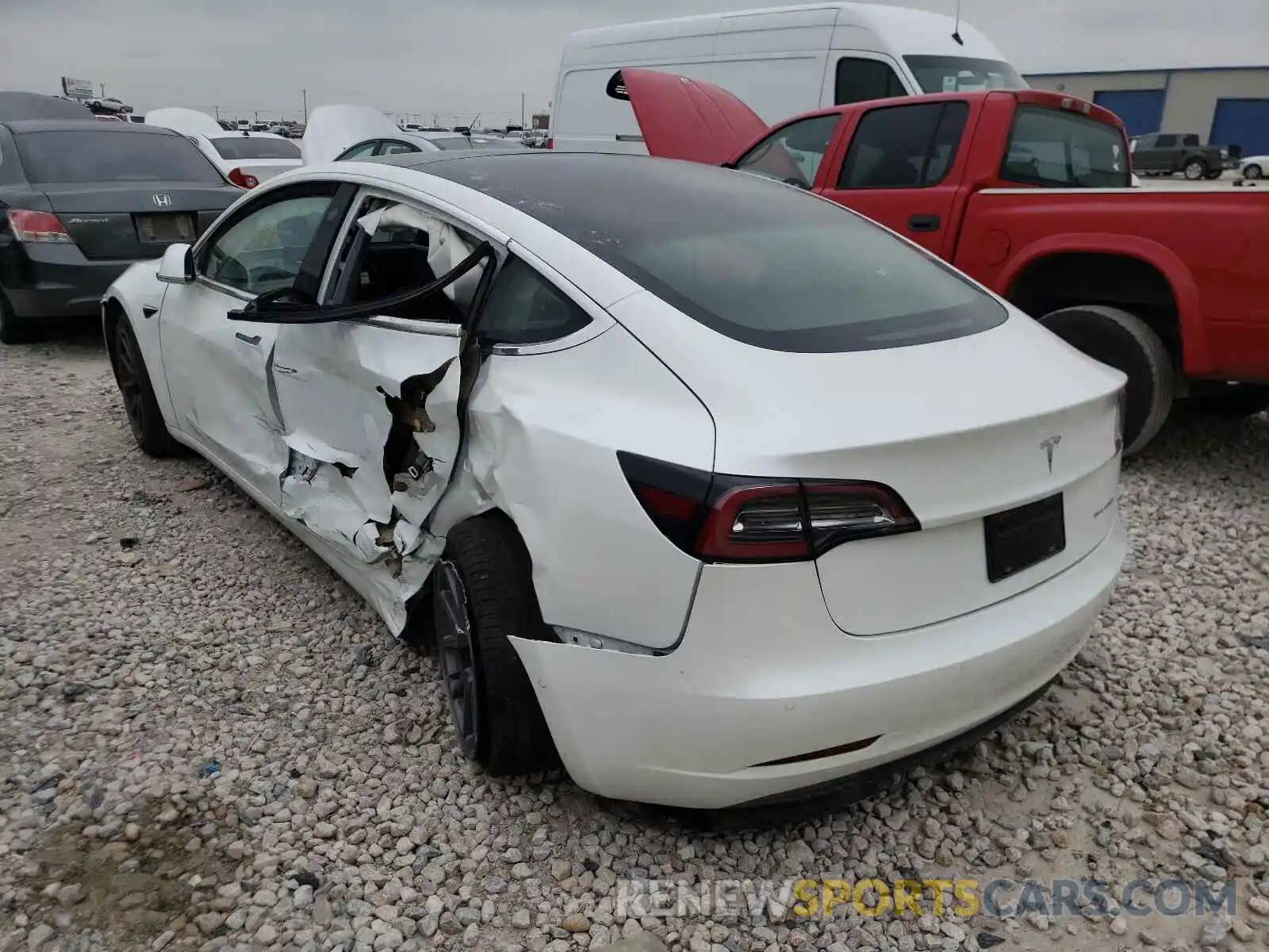 3 Photograph of a damaged car 5YJ3E1EB8LF520967 TESLA MODEL 3 2020