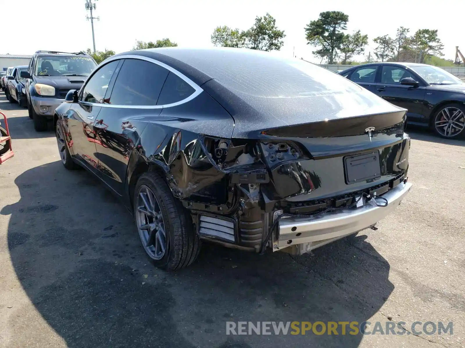 3 Photograph of a damaged car 5YJ3E1EB8LF639795 TESLA MODEL 3 2020