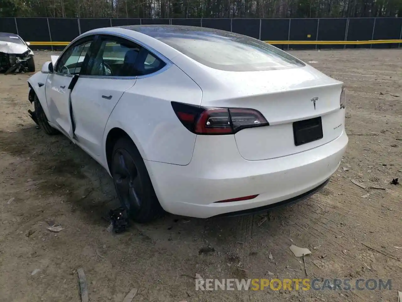 3 Photograph of a damaged car 5YJ3E1EB8LF650697 TESLA MODEL 3 2020