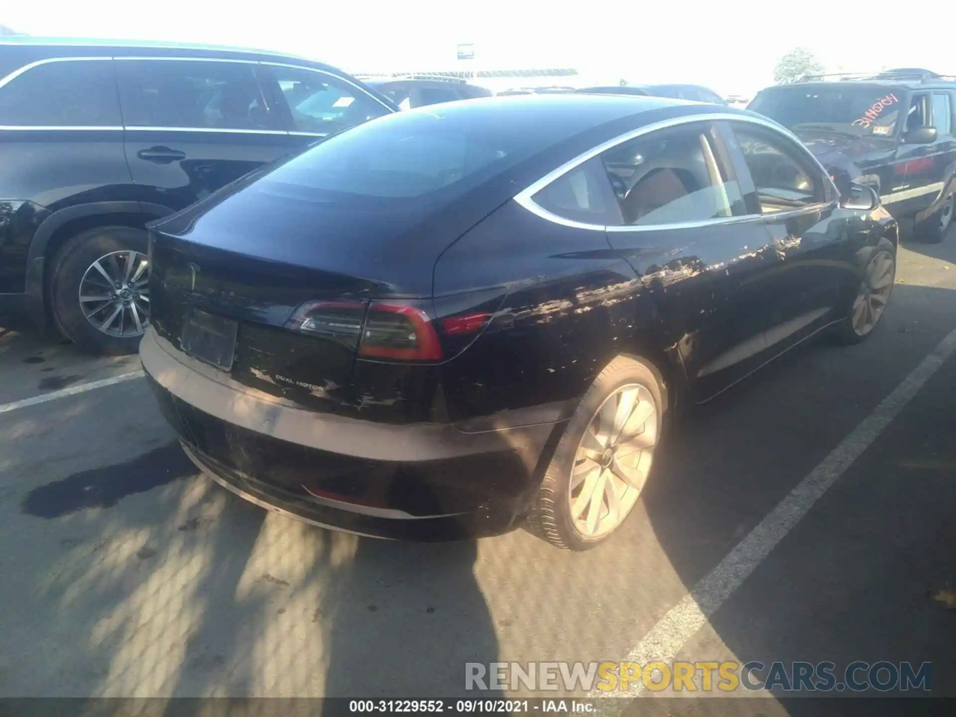 4 Фотография поврежденного автомобиля 5YJ3E1EB8LF668584 TESLA MODEL 3 2020