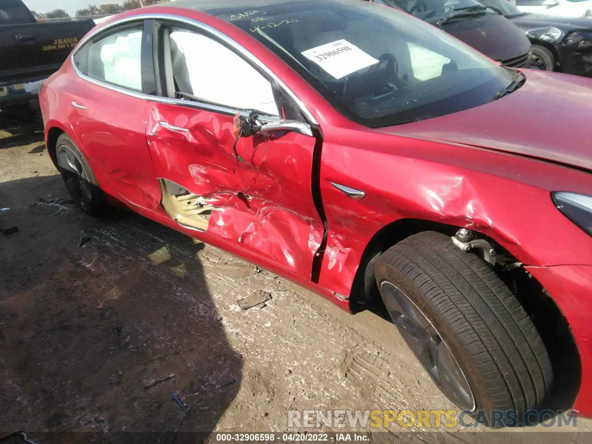 6 Photograph of a damaged car 5YJ3E1EB8LF711000 TESLA MODEL 3 2020