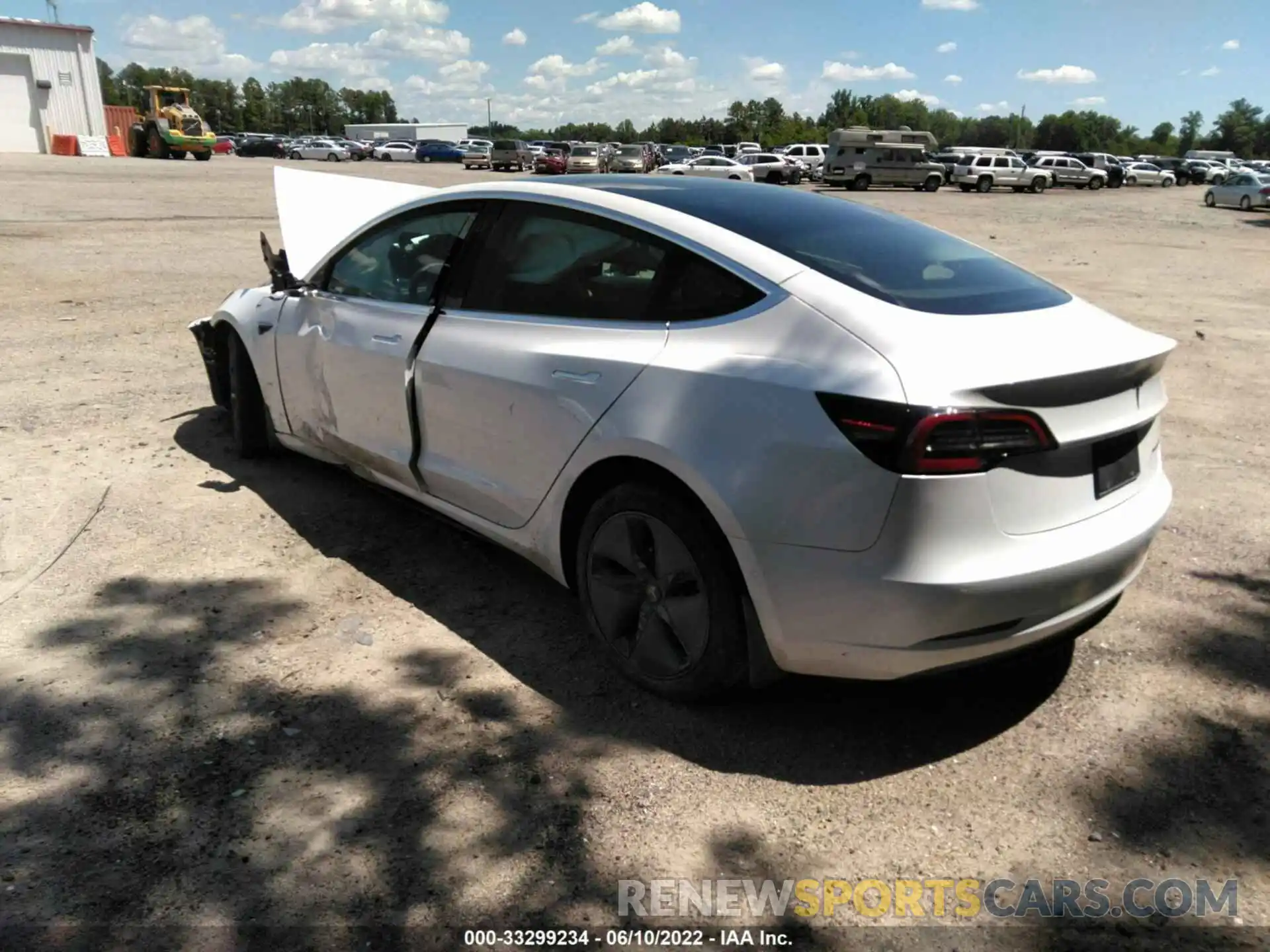 3 Photograph of a damaged car 5YJ3E1EB8LF735183 TESLA MODEL 3 2020