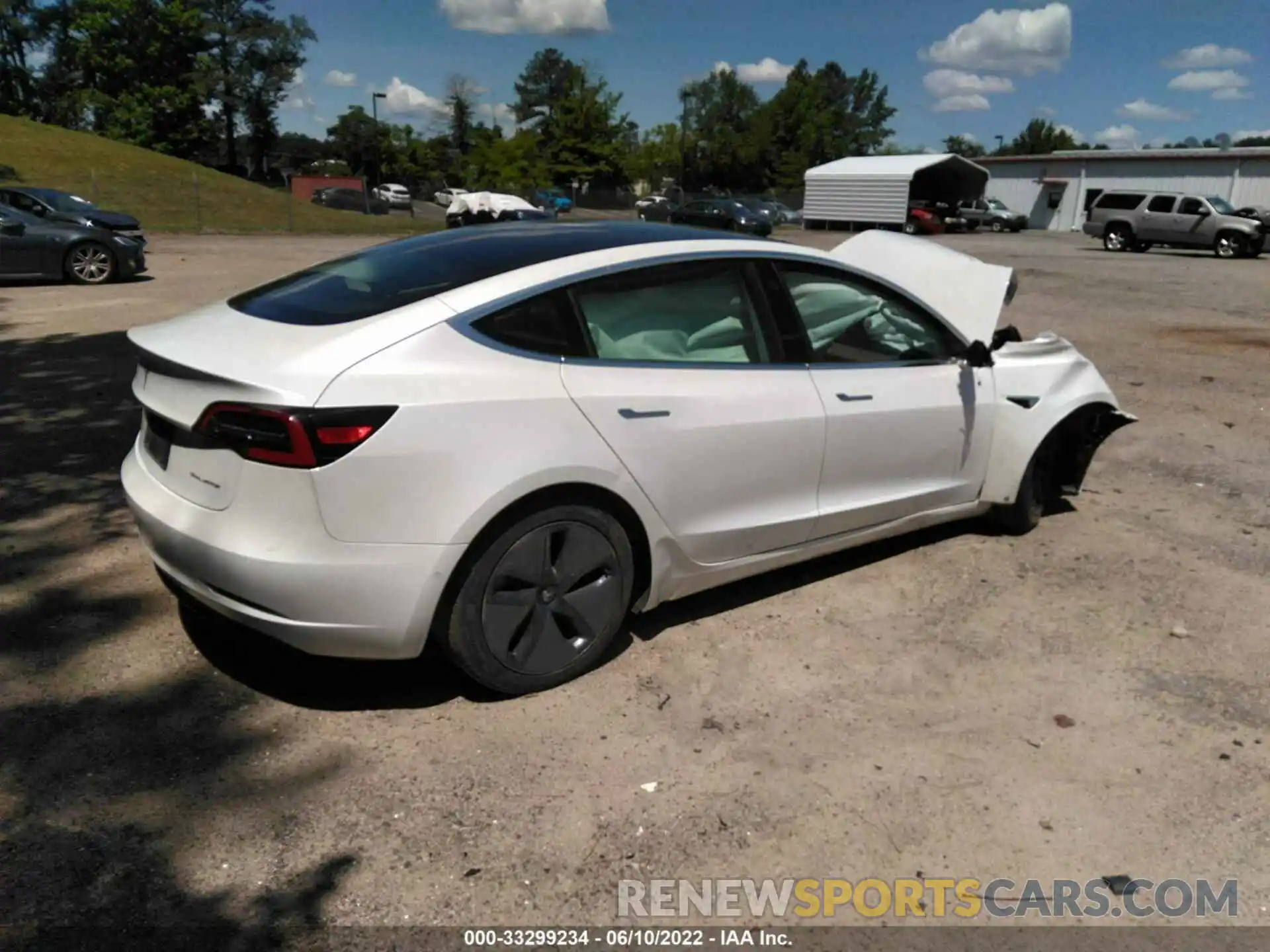 4 Photograph of a damaged car 5YJ3E1EB8LF735183 TESLA MODEL 3 2020