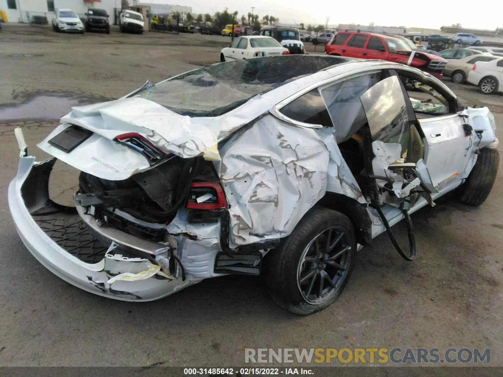 4 Photograph of a damaged car 5YJ3E1EB8LF746555 TESLA MODEL 3 2020