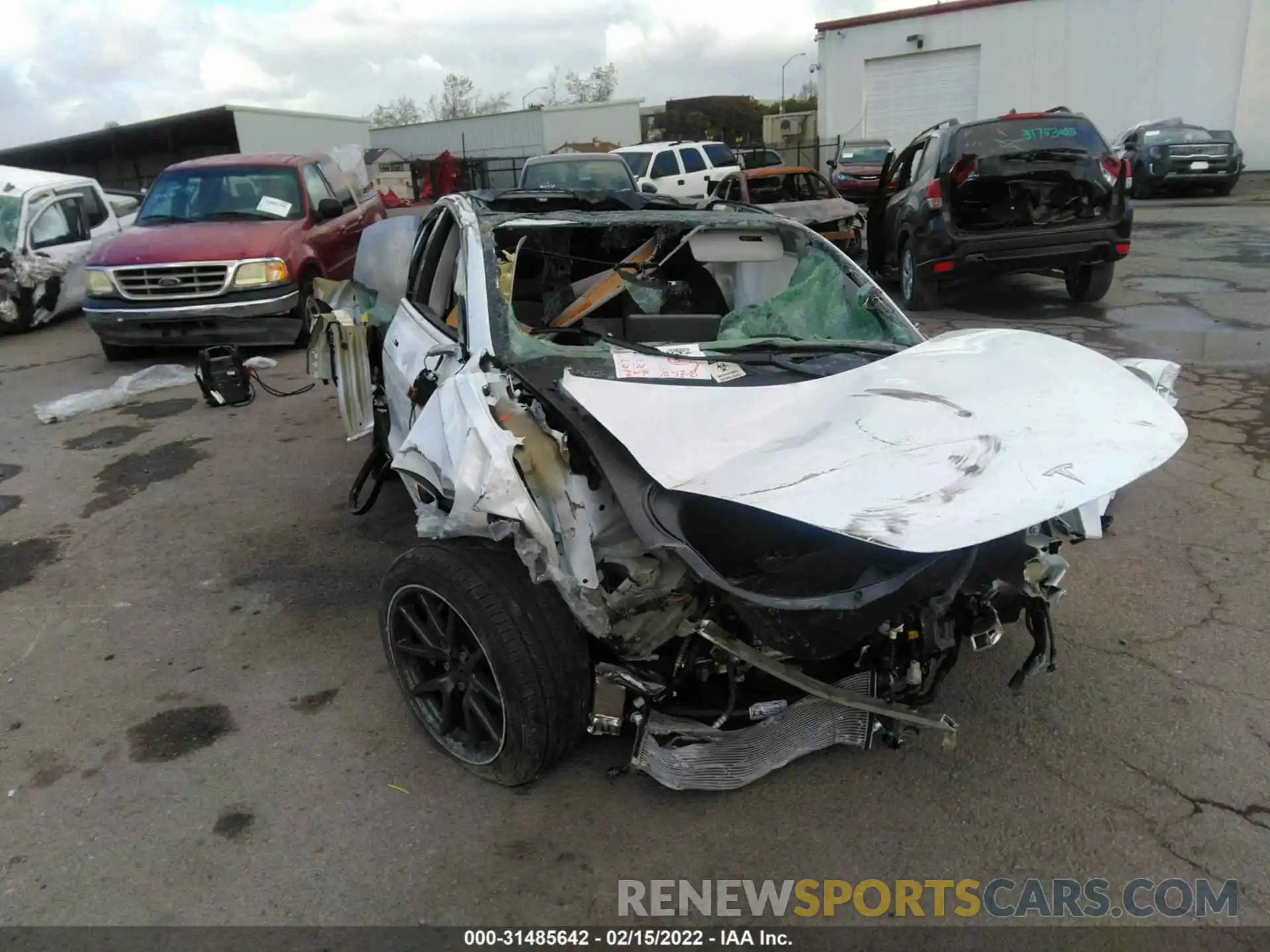 6 Photograph of a damaged car 5YJ3E1EB8LF746555 TESLA MODEL 3 2020