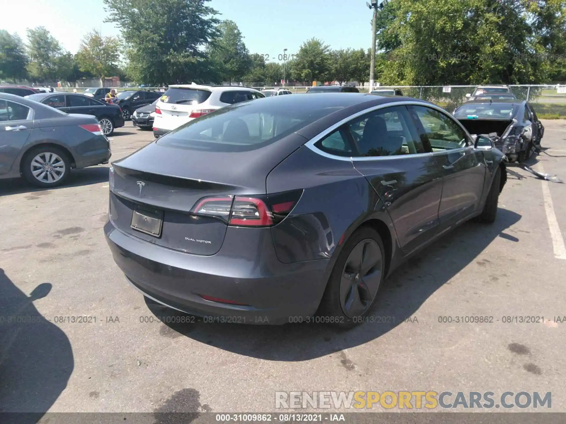 4 Фотография поврежденного автомобиля 5YJ3E1EB8LF794718 TESLA MODEL 3 2020