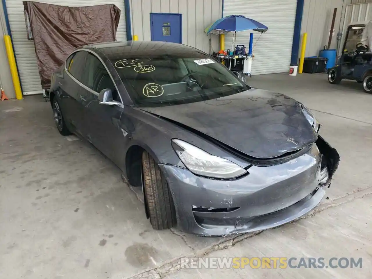 1 Photograph of a damaged car 5YJ3E1EB8LF800811 TESLA MODEL 3 2020