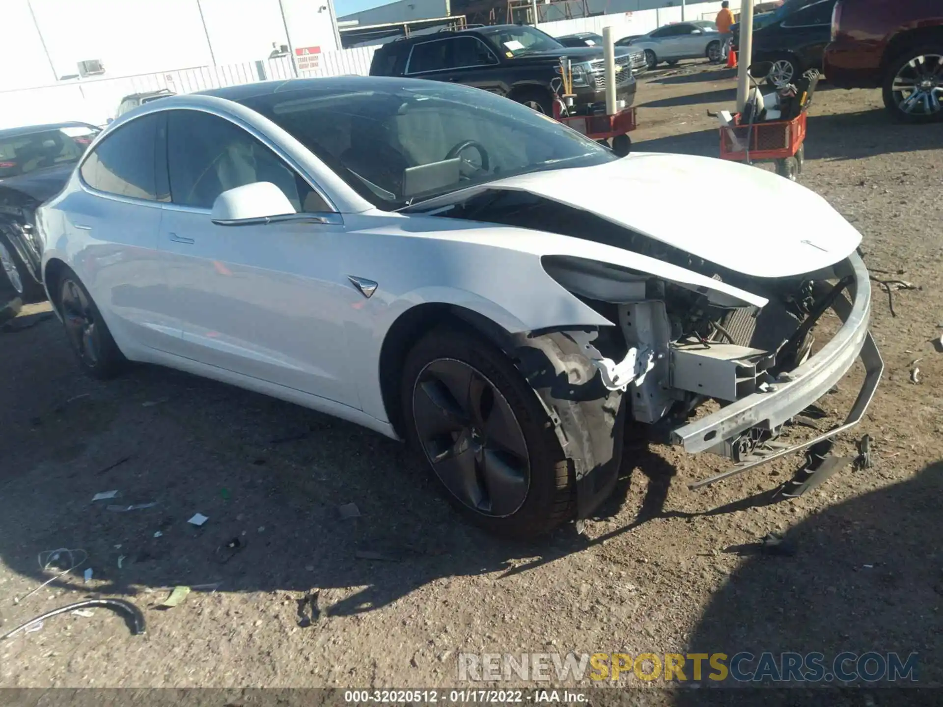 1 Photograph of a damaged car 5YJ3E1EB9LF520962 TESLA MODEL 3 2020