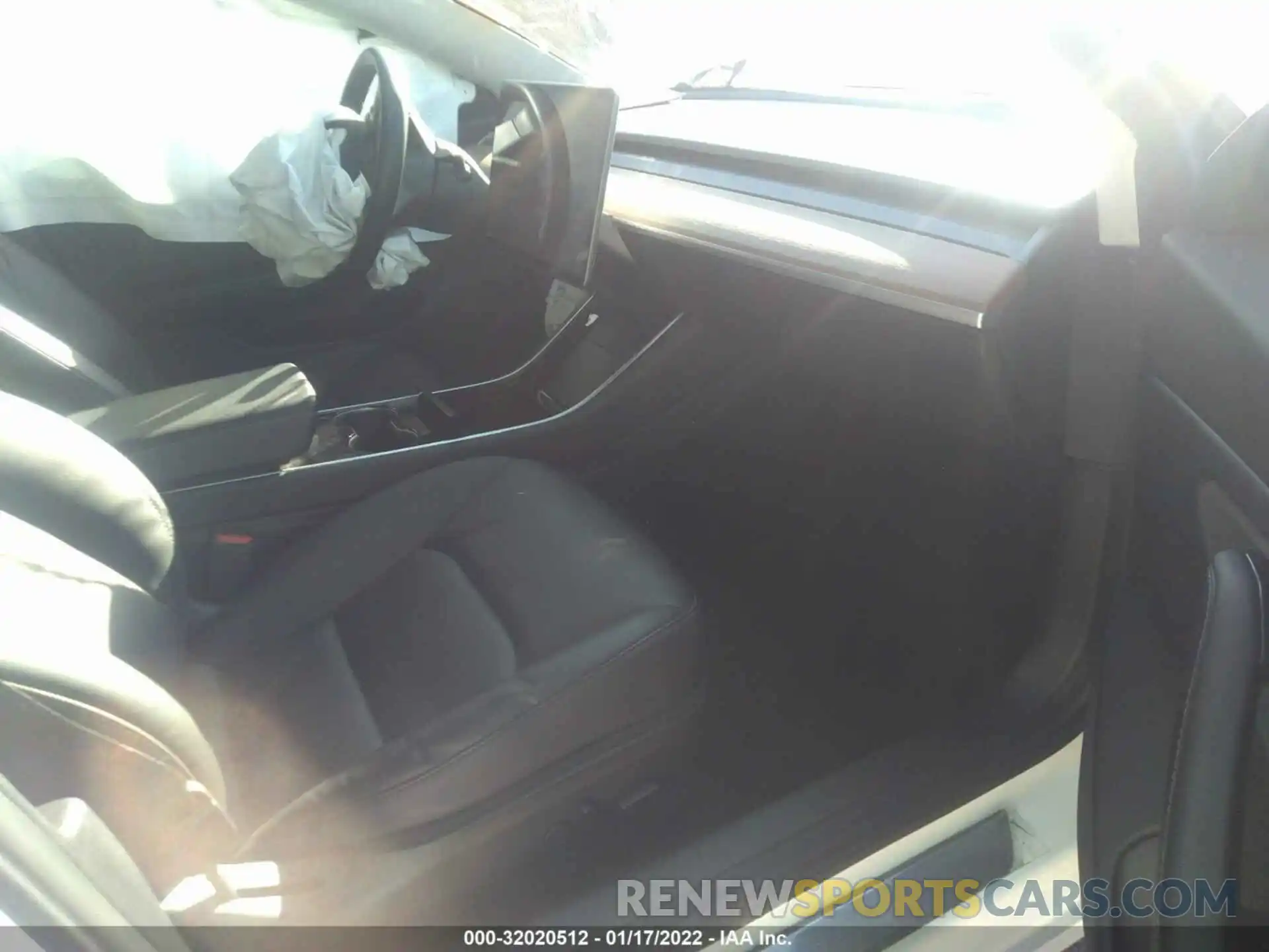 5 Photograph of a damaged car 5YJ3E1EB9LF520962 TESLA MODEL 3 2020