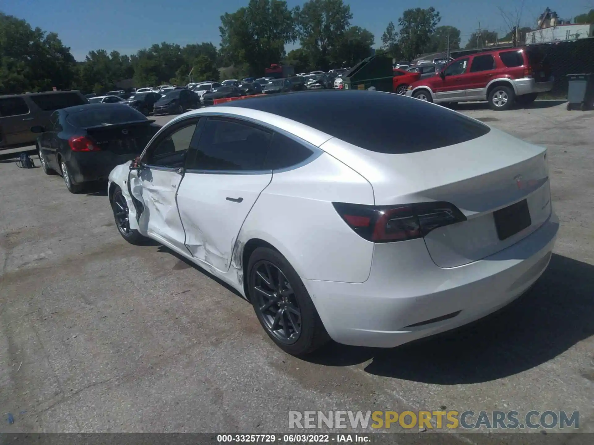 3 Photograph of a damaged car 5YJ3E1EB9LF617840 TESLA MODEL 3 2020