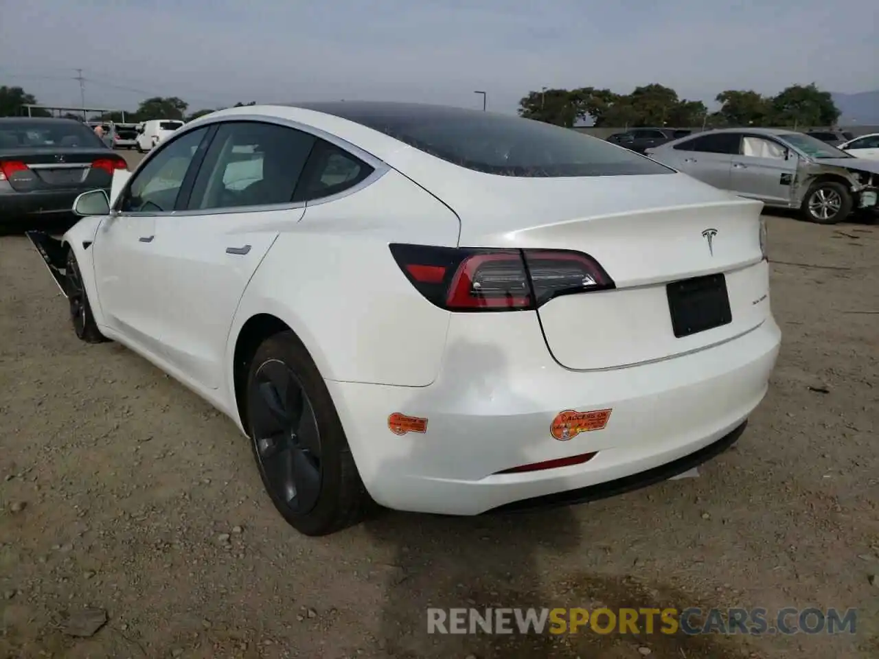 3 Photograph of a damaged car 5YJ3E1EB9LF619698 TESLA MODEL 3 2020