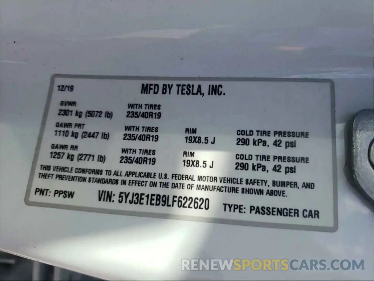 10 Photograph of a damaged car 5YJ3E1EB9LF622620 TESLA MODEL 3 2020