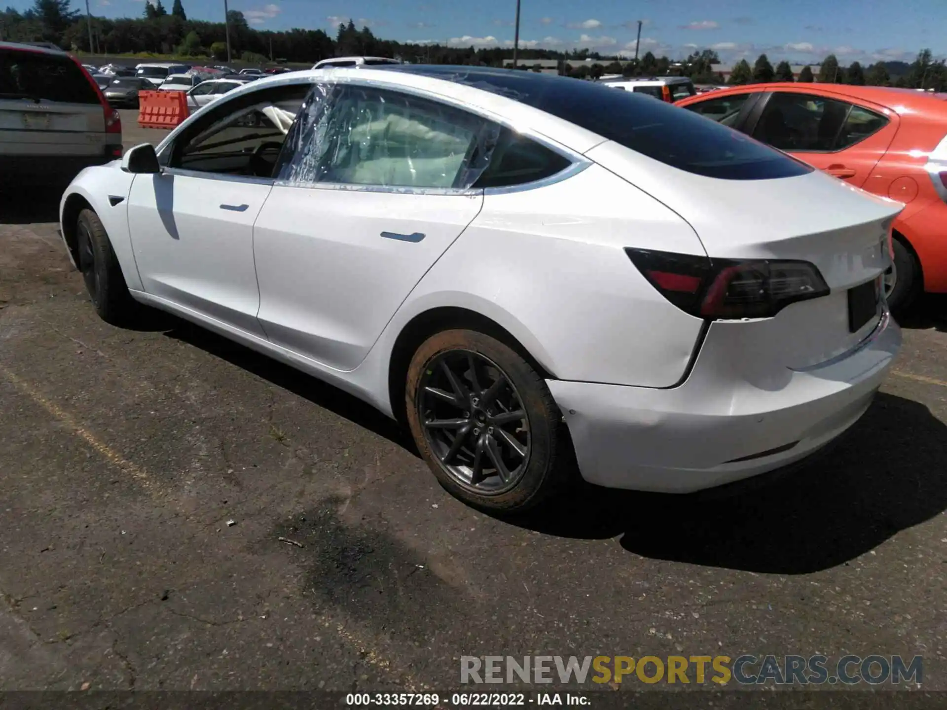 3 Photograph of a damaged car 5YJ3E1EB9LF637537 TESLA MODEL 3 2020