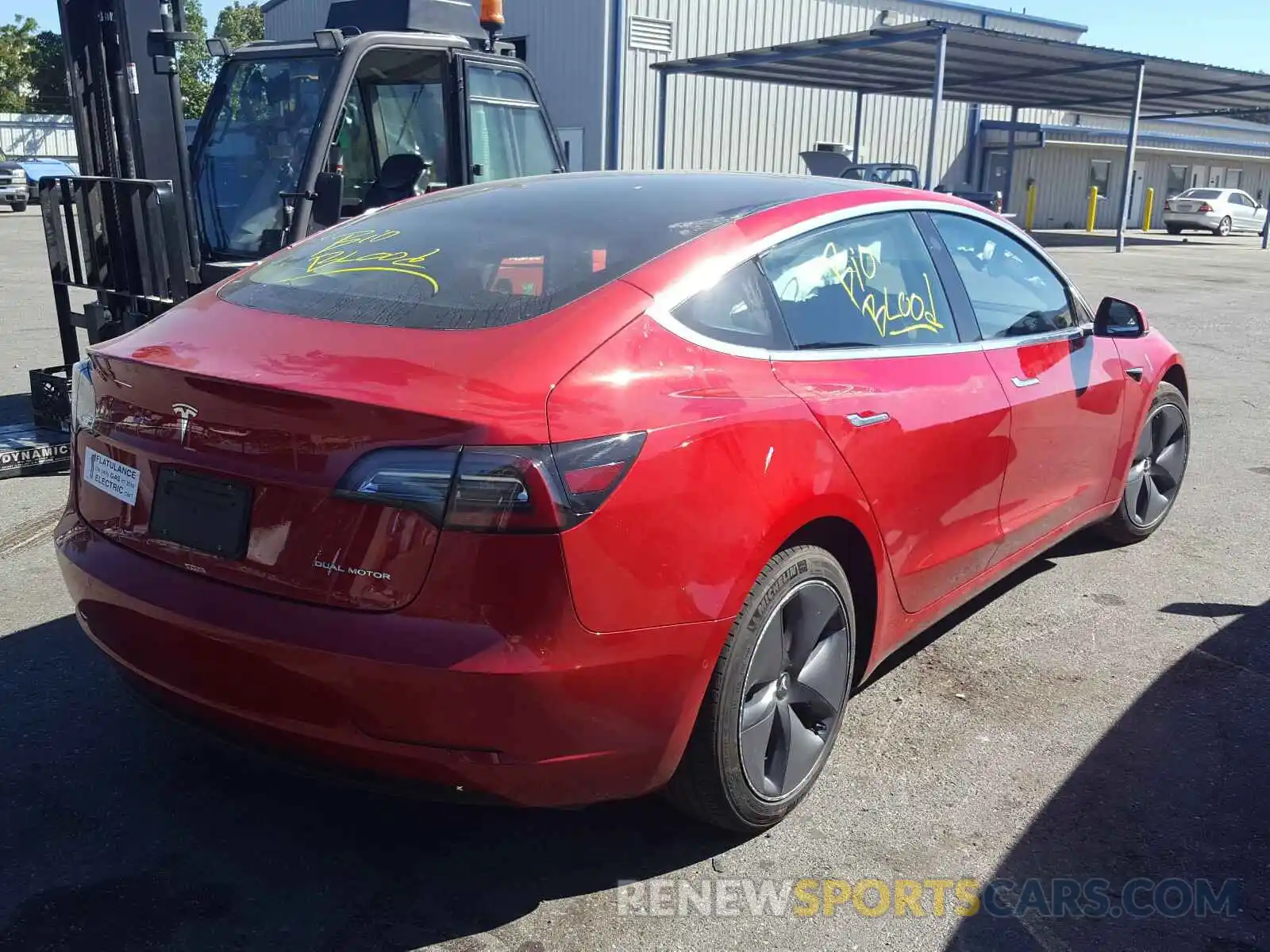 4 Фотография поврежденного автомобиля 5YJ3E1EB9LF664186 TESLA MODEL 3 2020