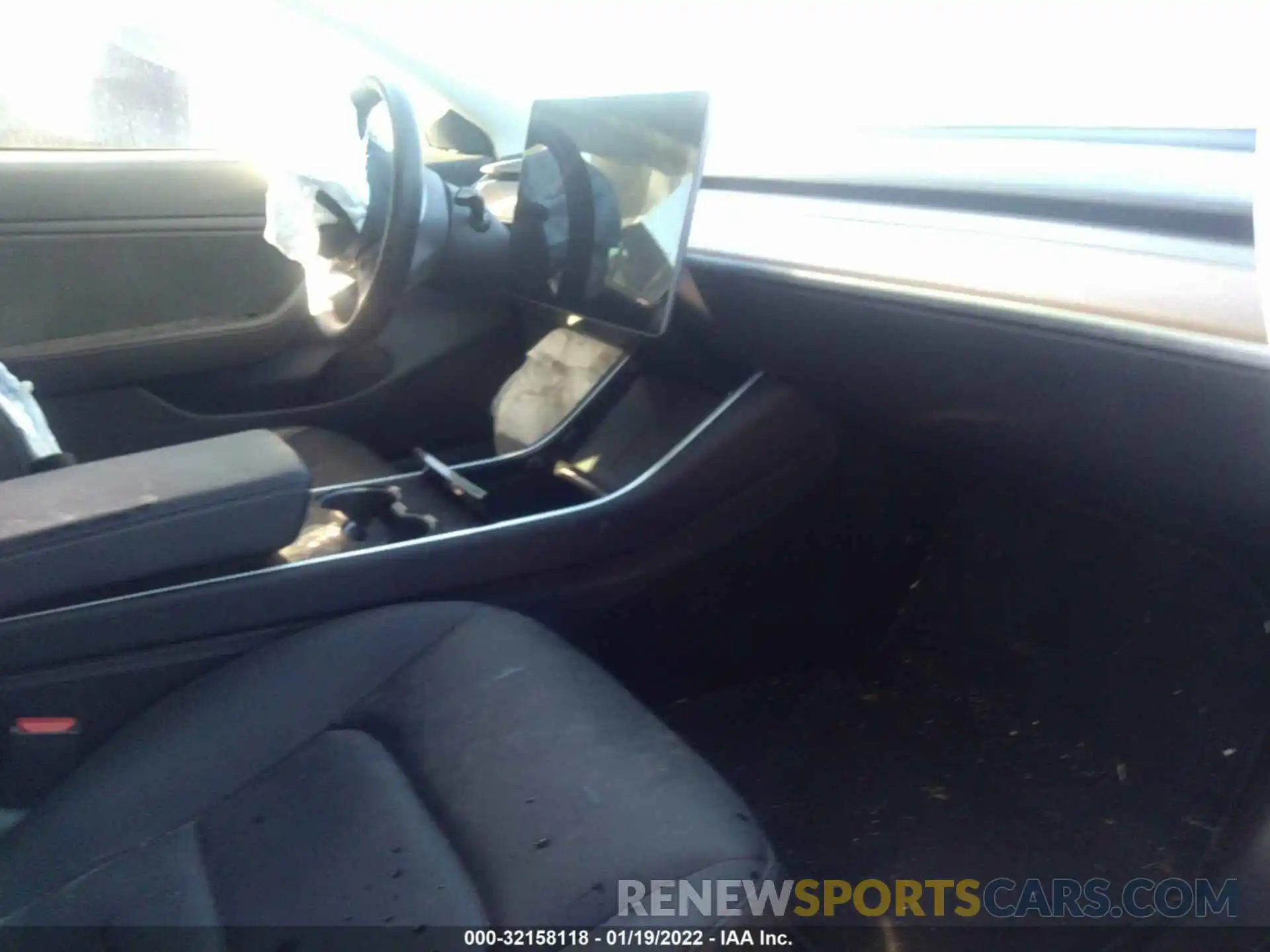 5 Photograph of a damaged car 5YJ3E1EB9LF741395 TESLA MODEL 3 2020