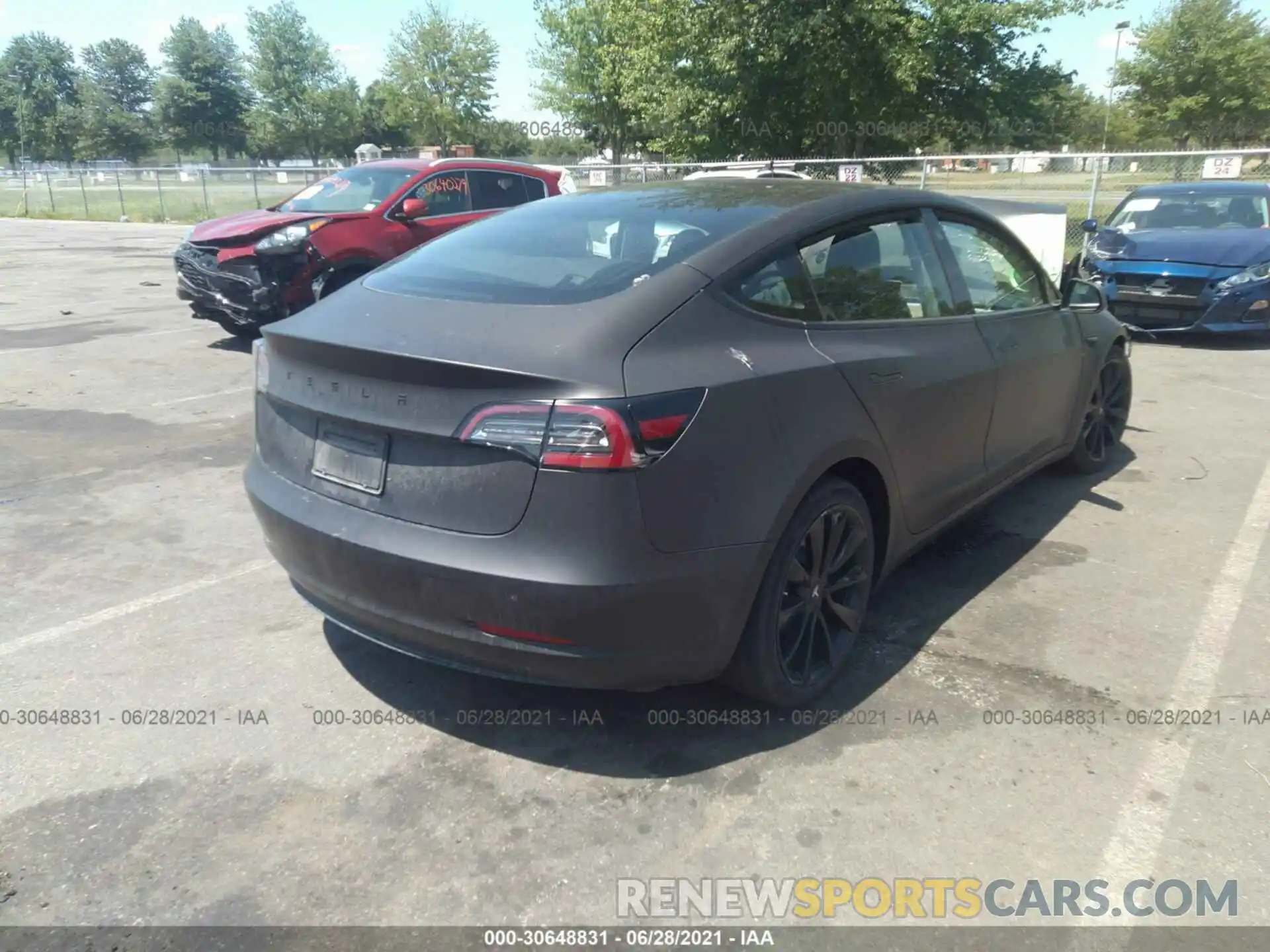 4 Фотография поврежденного автомобиля 5YJ3E1EB9LF795358 TESLA MODEL 3 2020