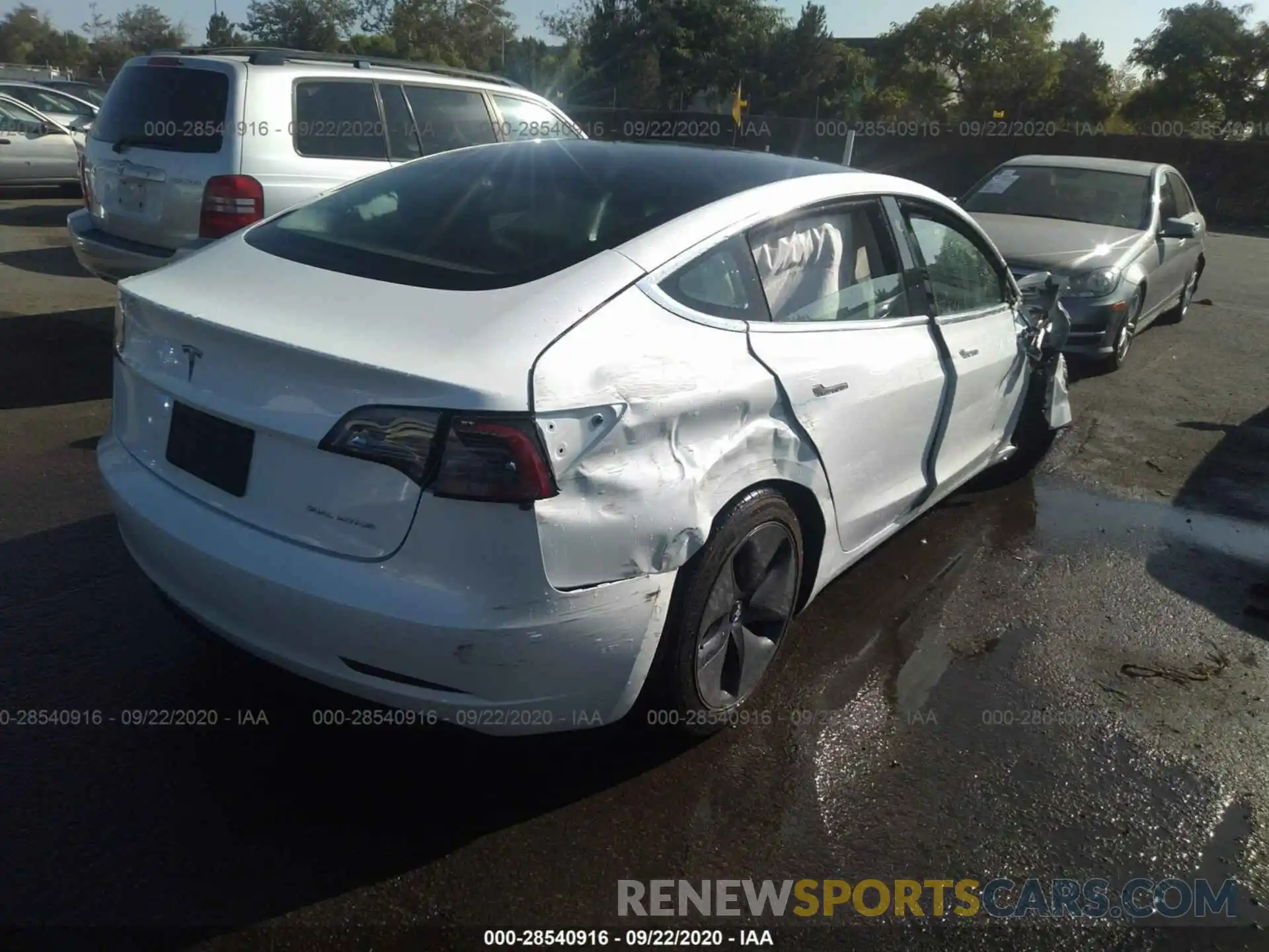 4 Photograph of a damaged car 5YJ3E1EBXLF619287 TESLA MODEL 3 2020