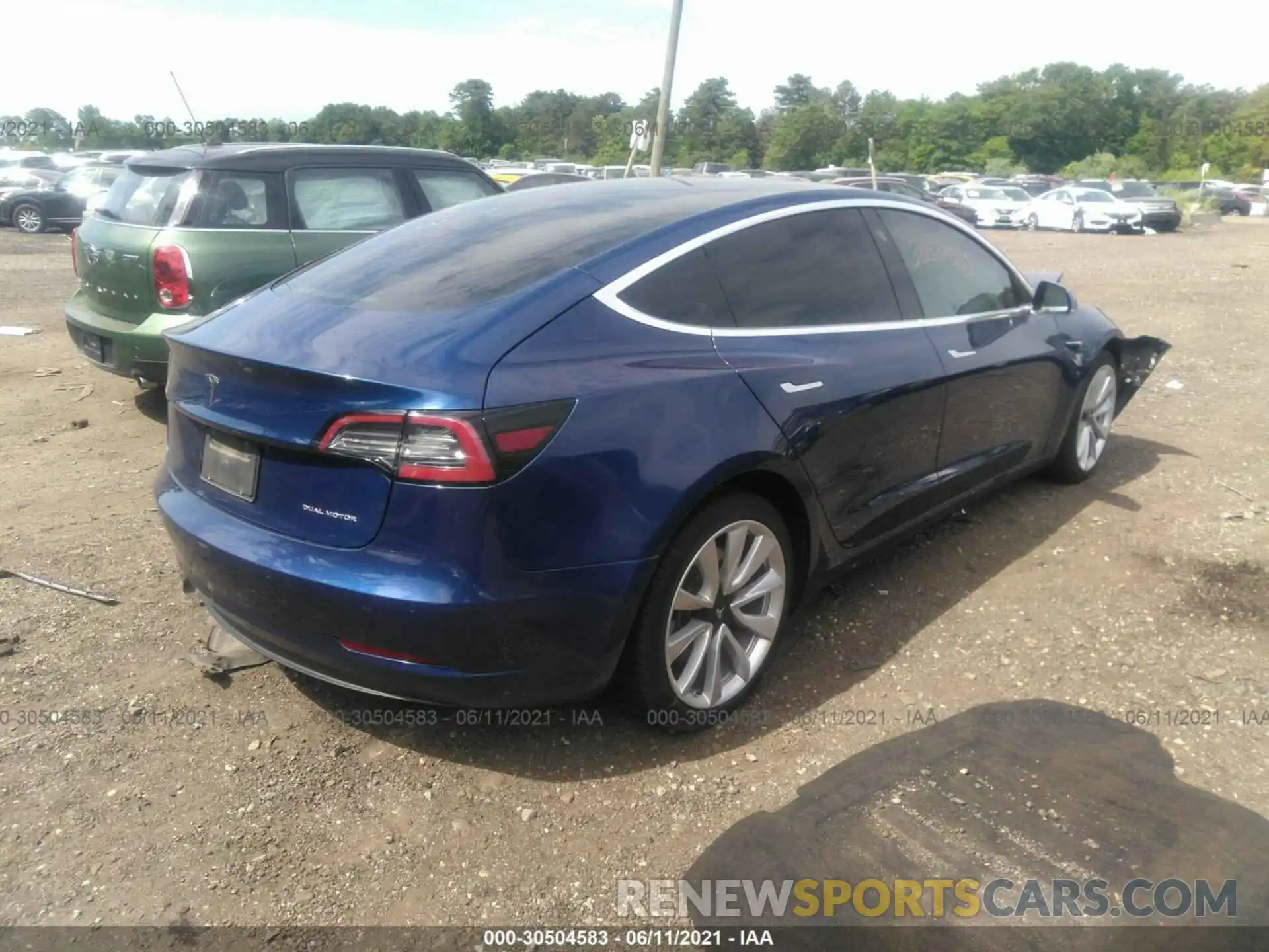 4 Фотография поврежденного автомобиля 5YJ3E1EBXLF620598 TESLA MODEL 3 2020