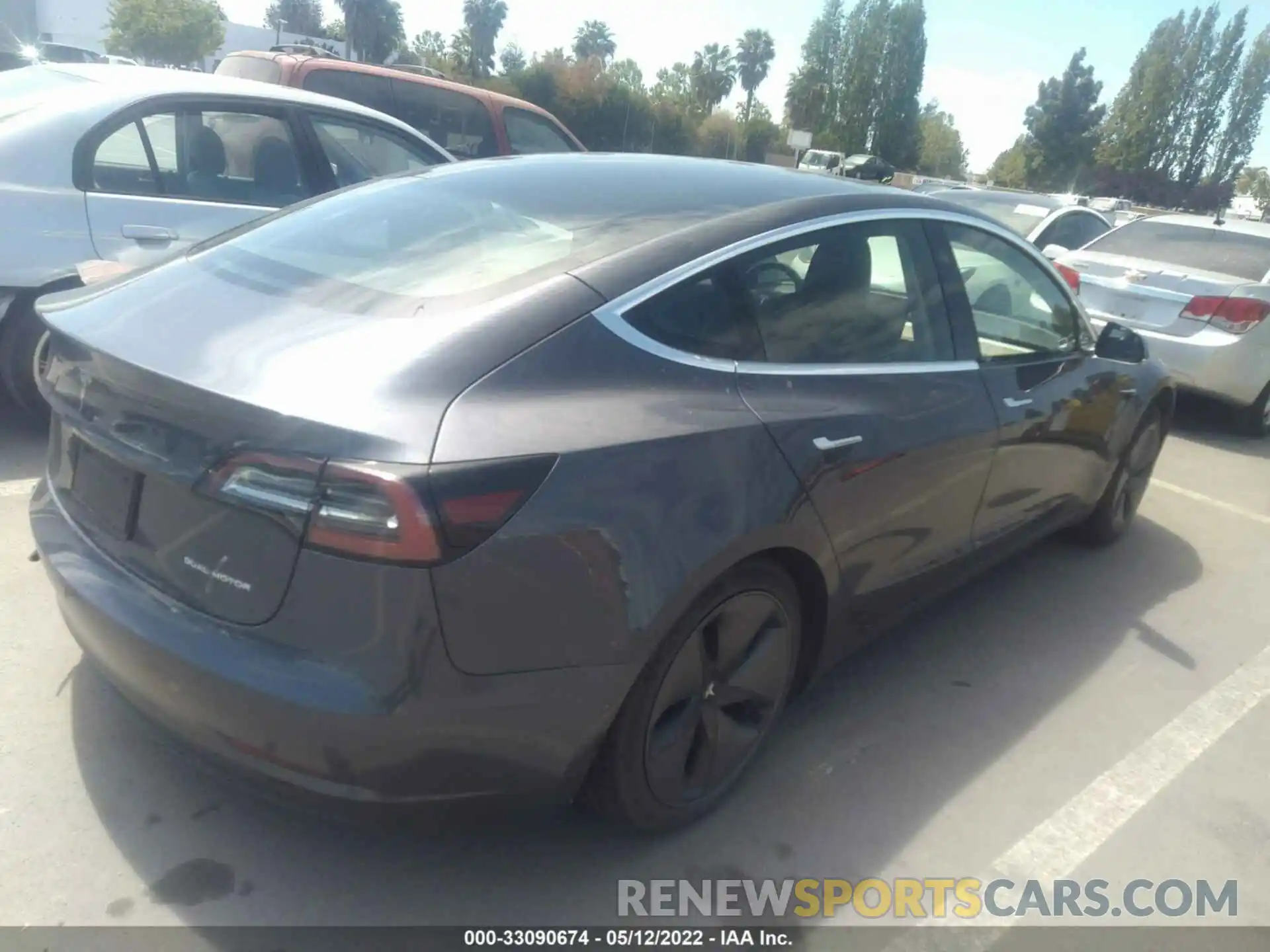 4 Фотография поврежденного автомобиля 5YJ3E1EBXLF647588 TESLA MODEL 3 2020