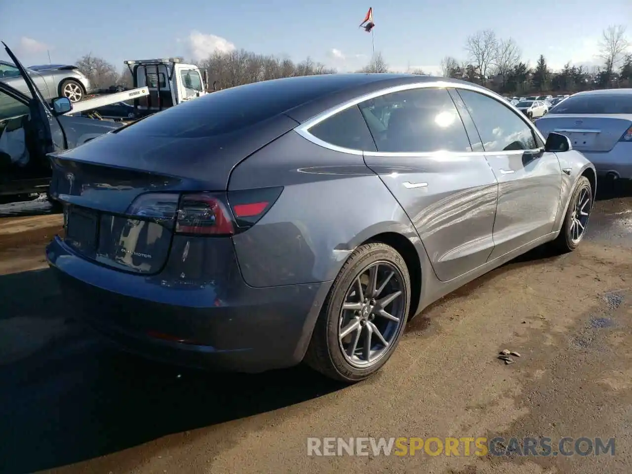 4 Фотография поврежденного автомобиля 5YJ3E1EBXLF649728 TESLA MODEL 3 2020