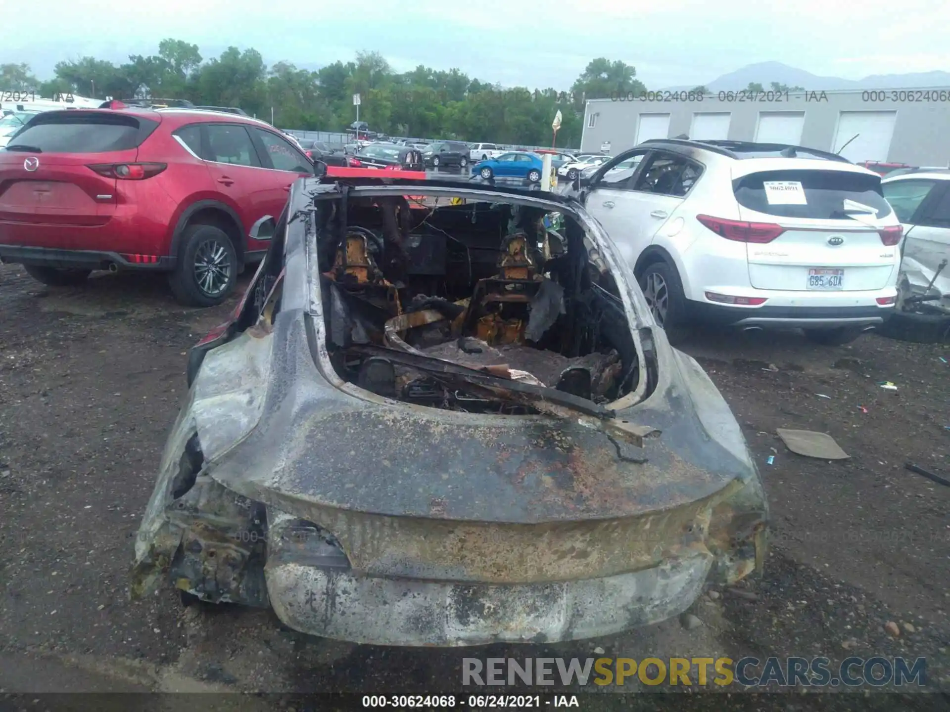 6 Photograph of a damaged car 5YJ3E1EBXLF668814 TESLA MODEL 3 2020