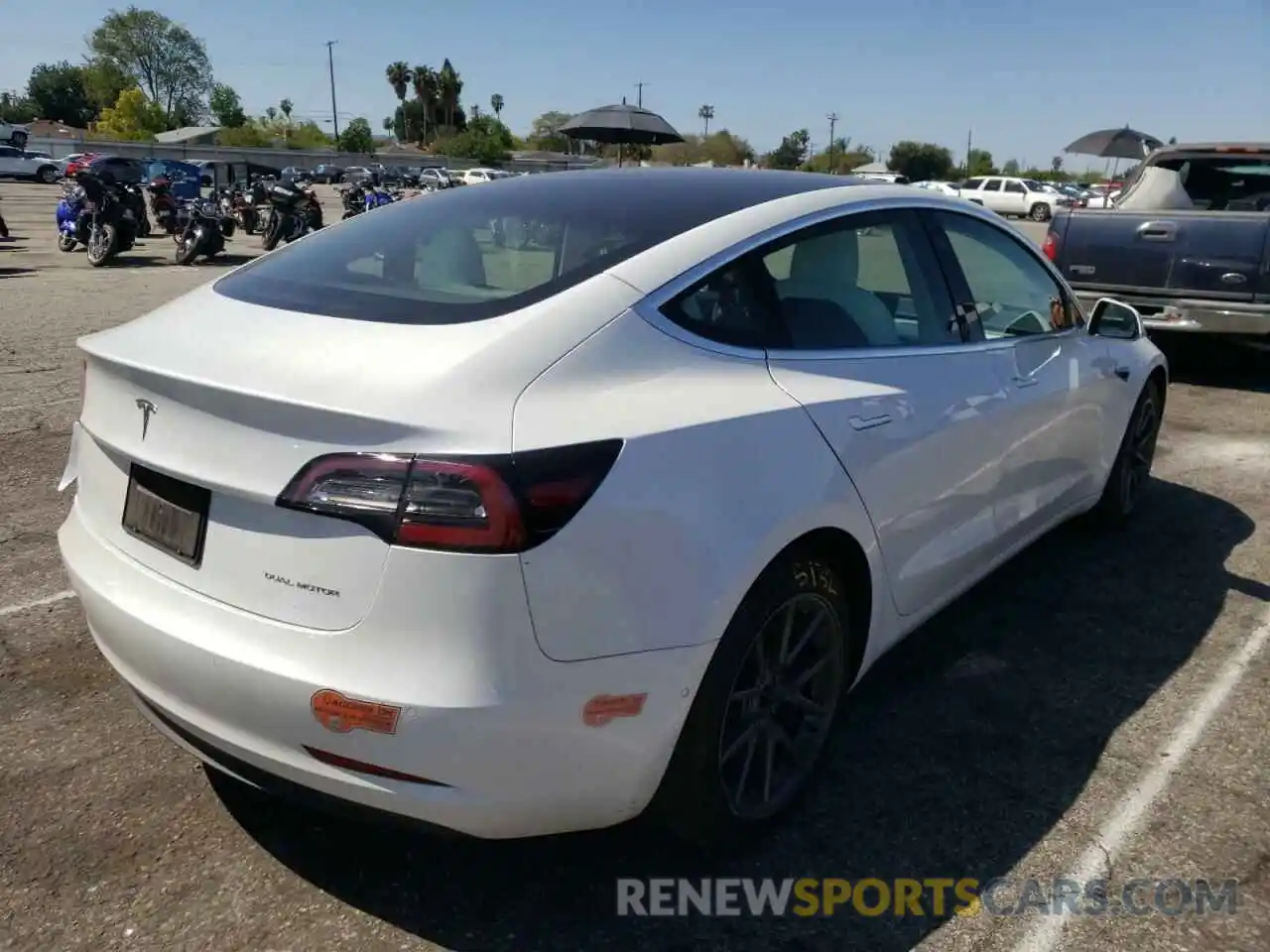 4 Photograph of a damaged car 5YJ3E1EBXLF720152 TESLA MODEL 3 2020