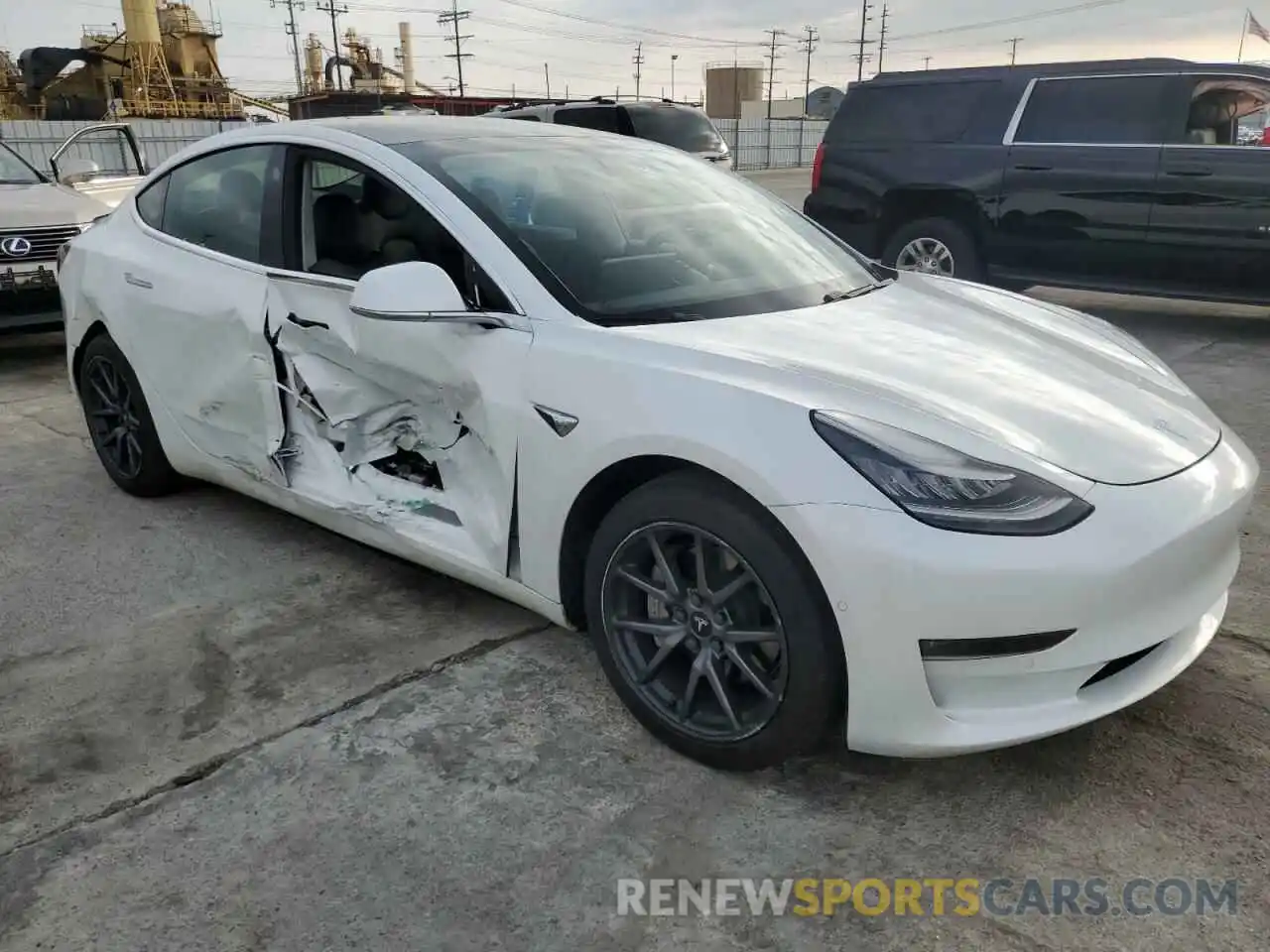 4 Фотография поврежденного автомобиля 5YJ3E1EBXLF746475 TESLA MODEL 3 2020