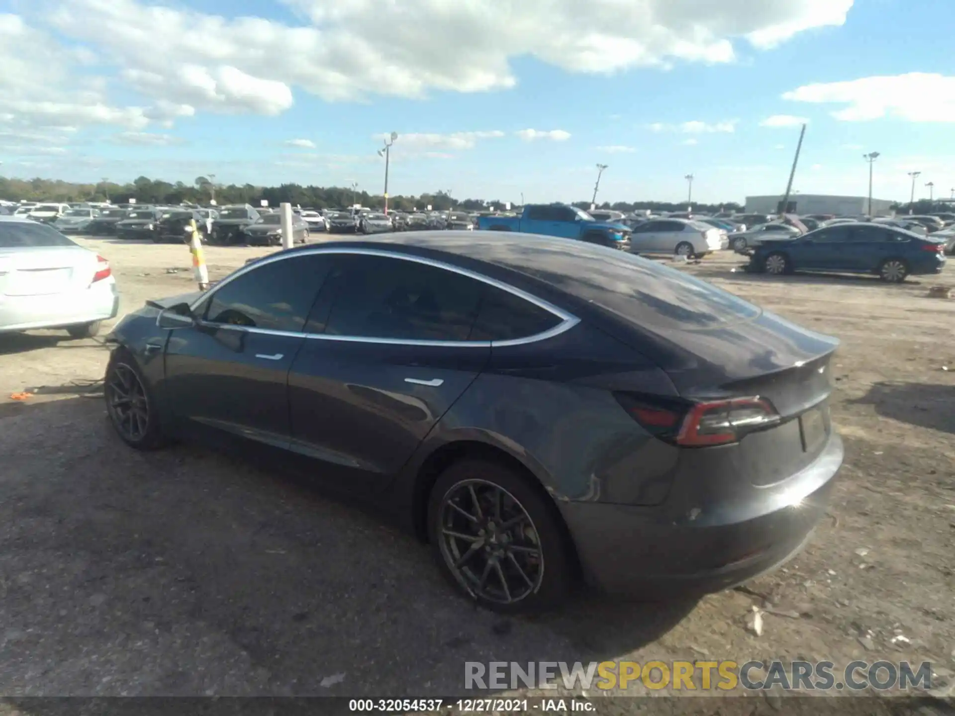 3 Photograph of a damaged car 5YJ3E1EBXLF774857 TESLA MODEL 3 2020