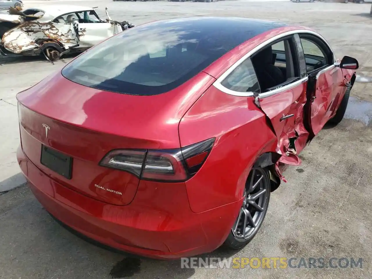 4 Photograph of a damaged car 5YJ3E1EBXLF782991 TESLA MODEL 3 2020