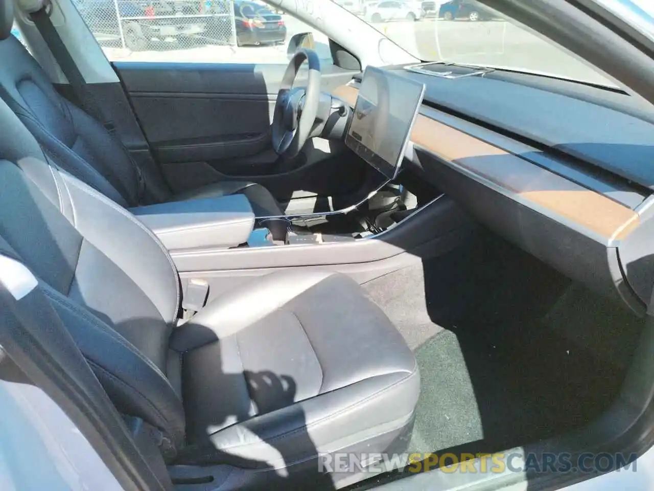 5 Photograph of a damaged car 5YJ3E1EBXLF807677 TESLA MODEL 3 2020