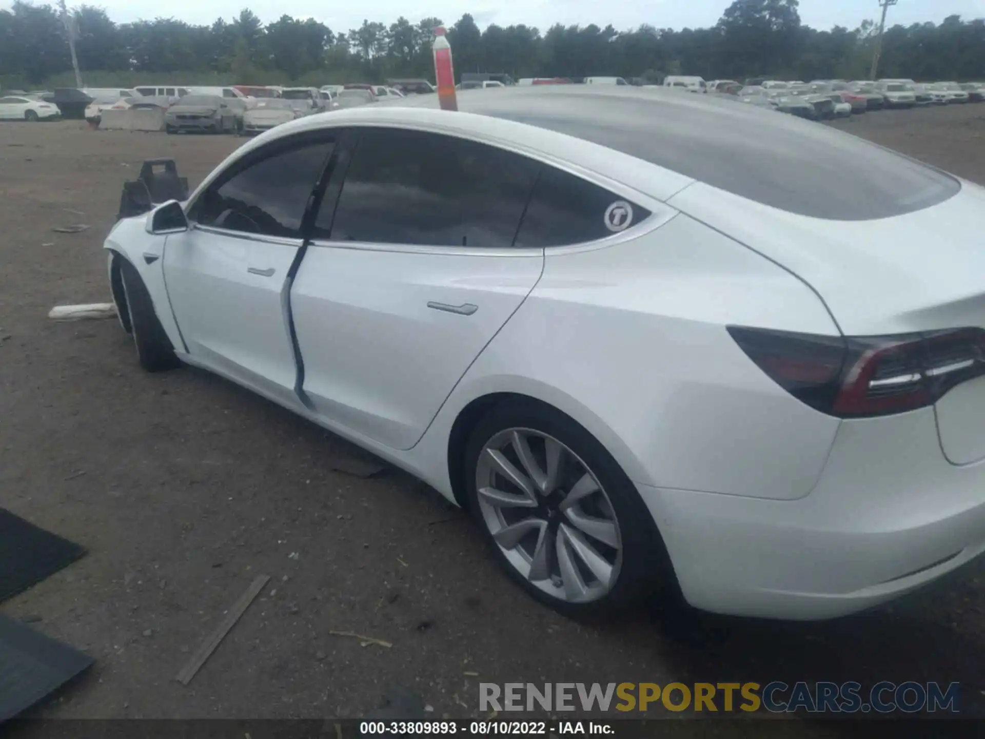 3 Photograph of a damaged car 5YJ3E1EC0LF587037 TESLA MODEL 3 2020