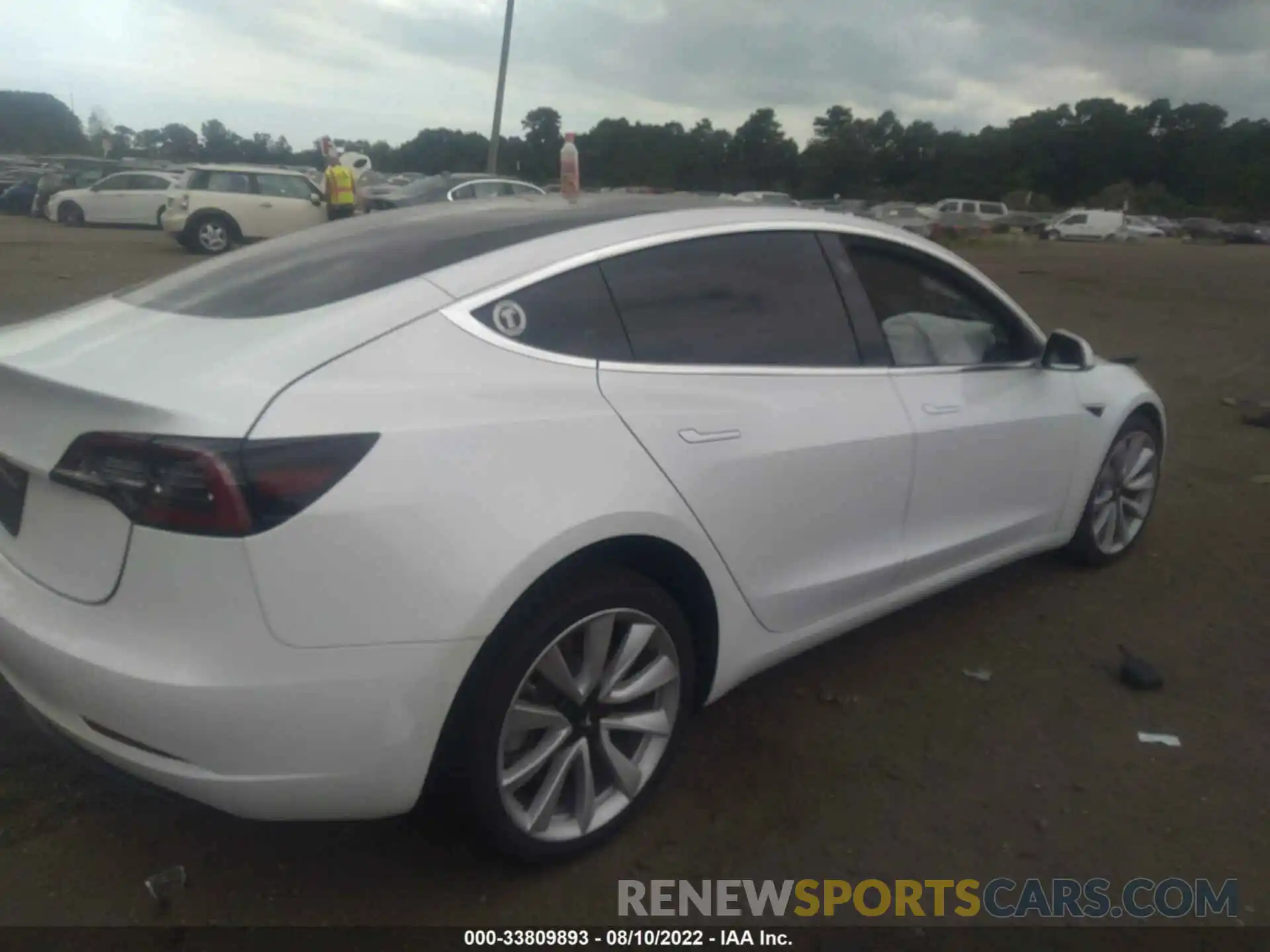 4 Photograph of a damaged car 5YJ3E1EC0LF587037 TESLA MODEL 3 2020