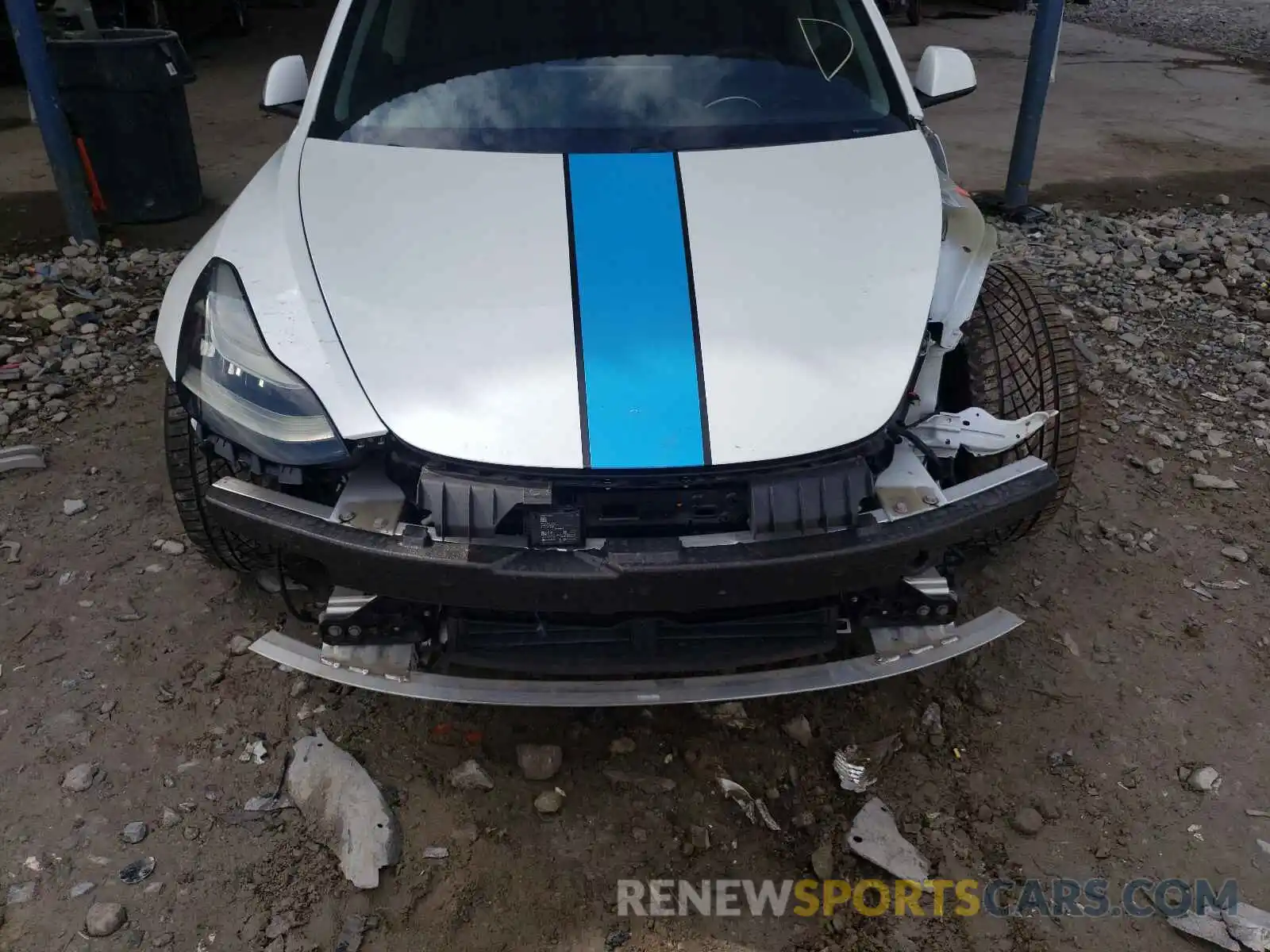 9 Photograph of a damaged car 5YJ3E1EC0LF627312 TESLA MODEL 3 2020